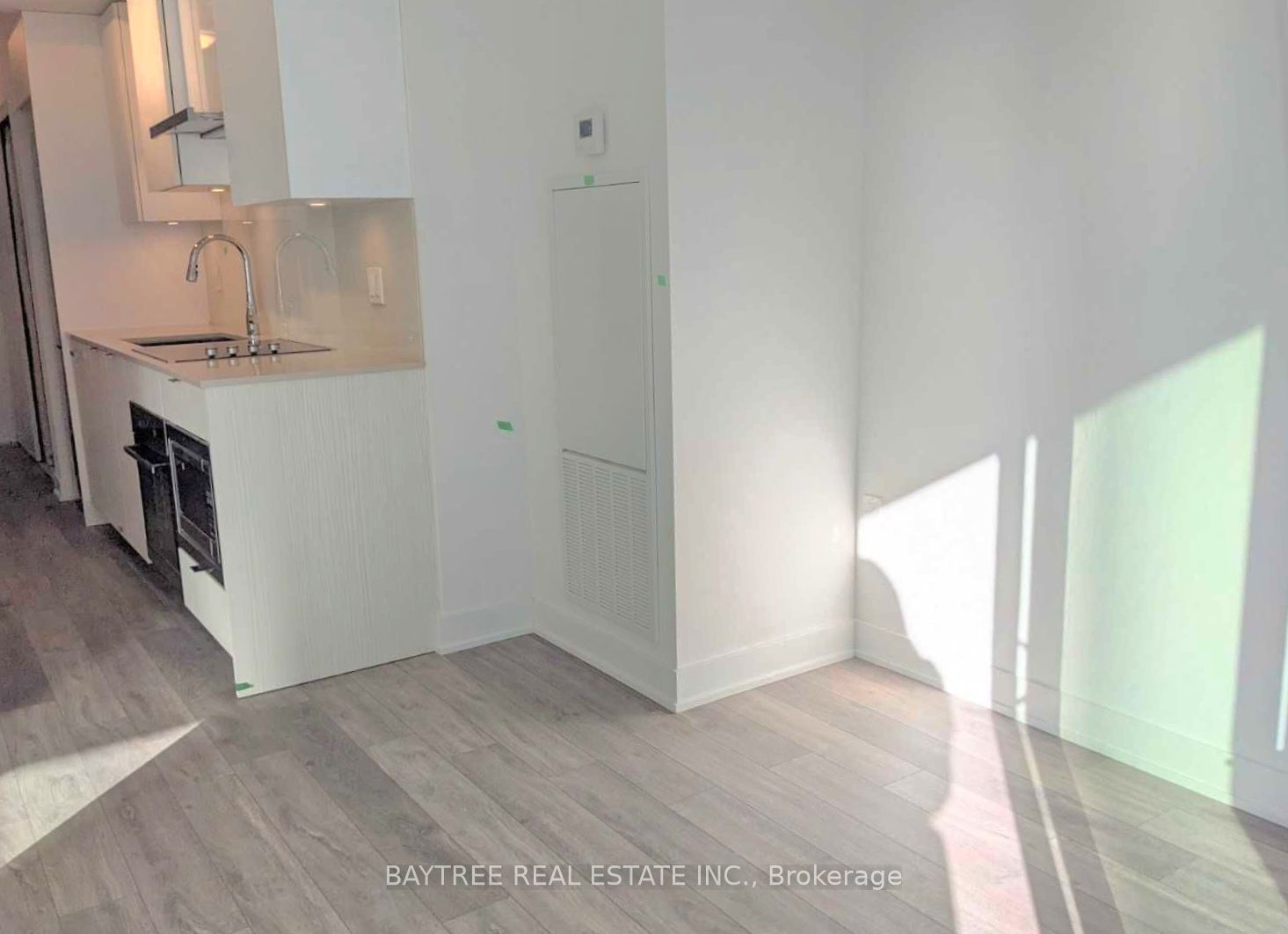 99 Broadway Avenue 3608 Property Photo 4