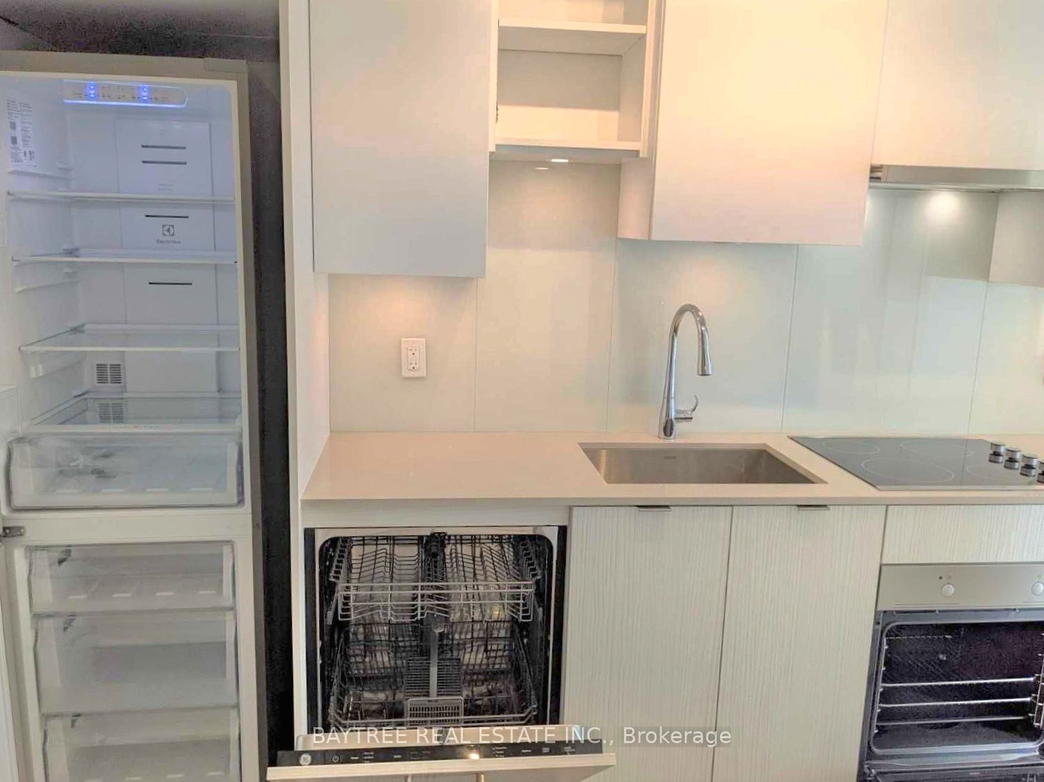 99 Broadway Avenue 3608 Property Photo 7