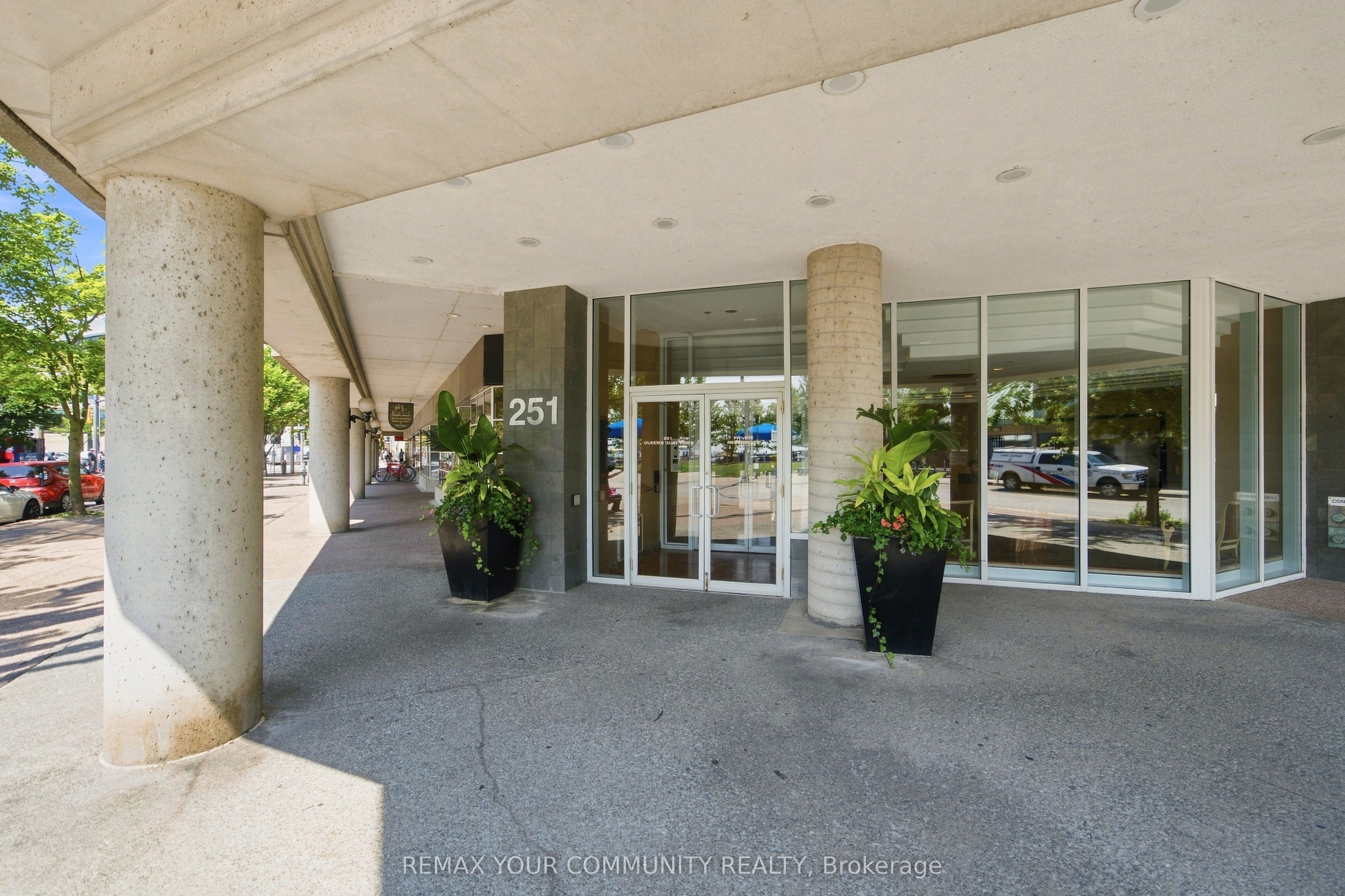 251 Queens Quay 705 Property Photo 3