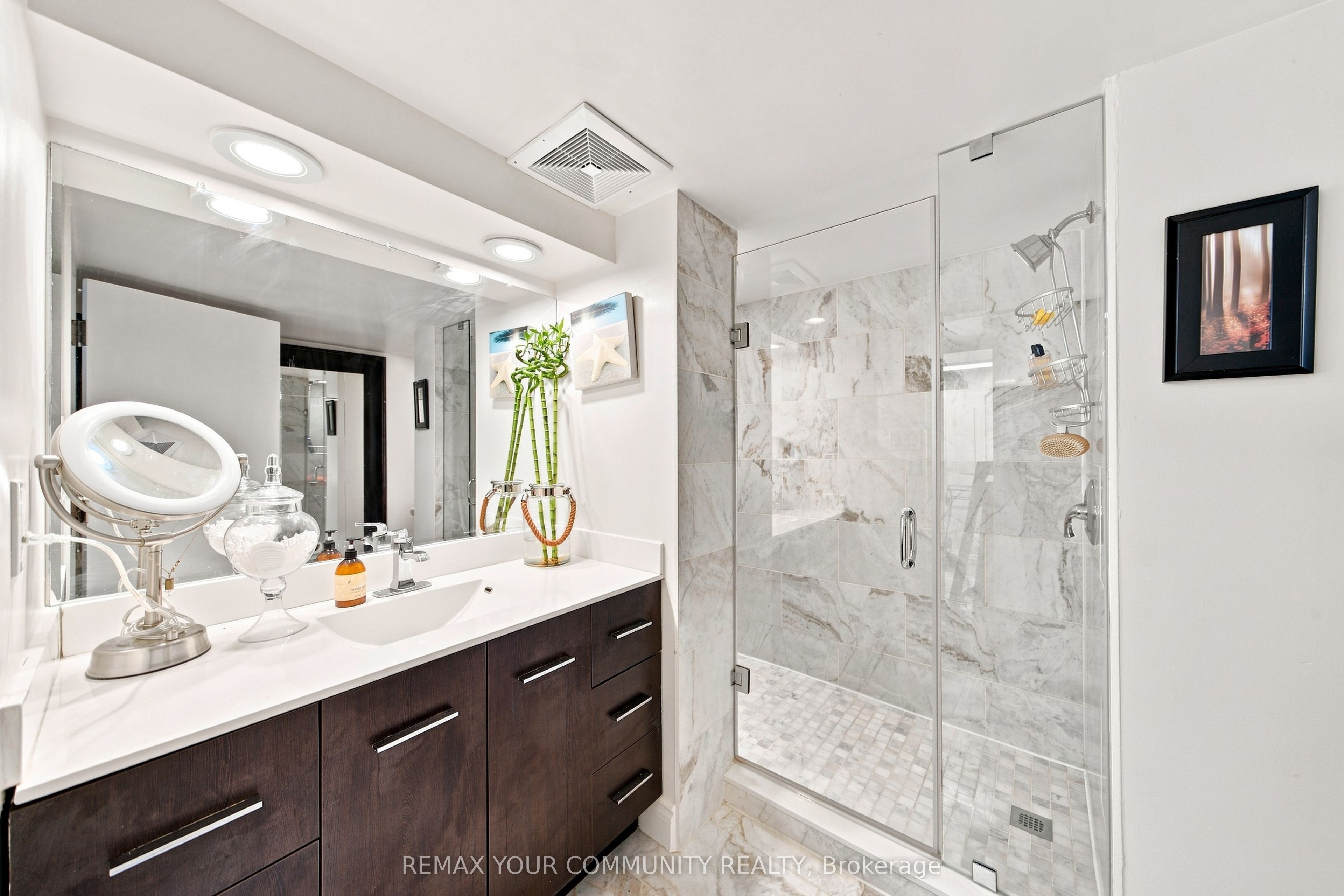 251 Queens Quay 705 Property Photo 34