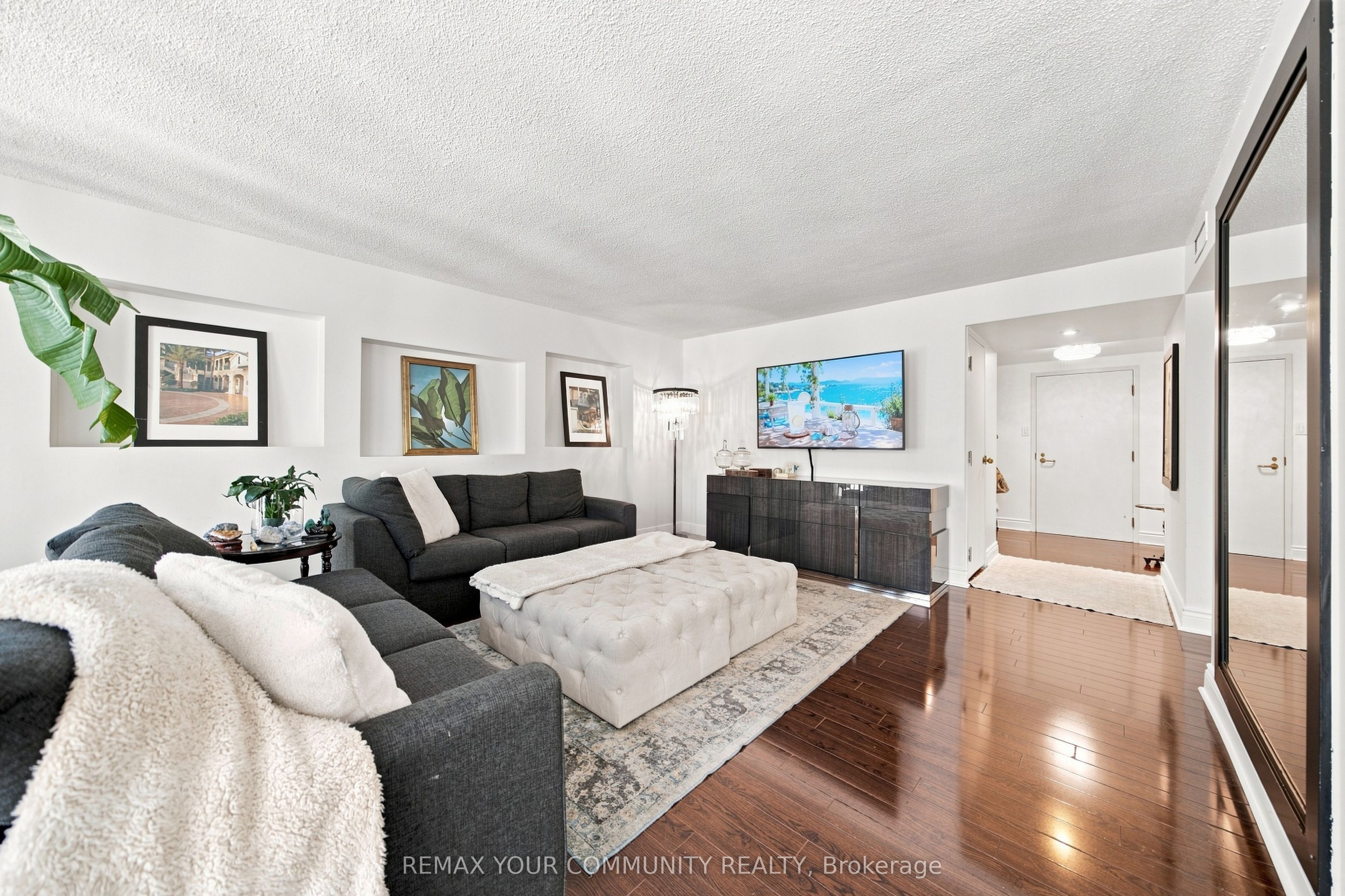 251 Queens Quay 705 Property Photo 8