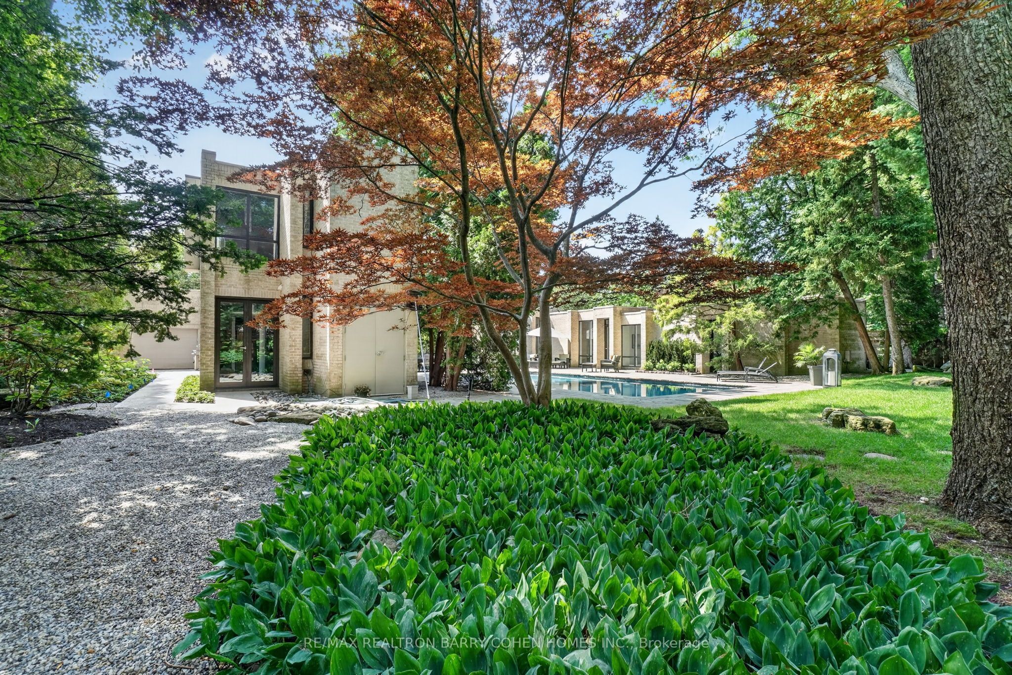 12 Tudor Gate Property Photo 42