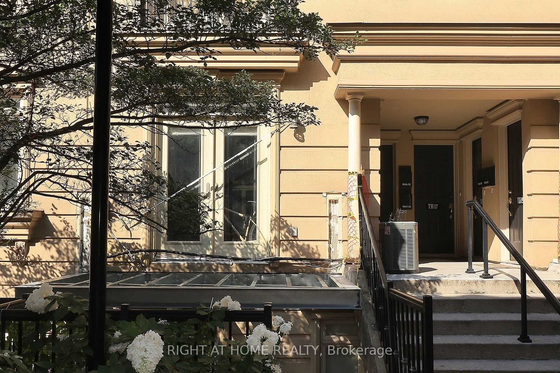 78 Carr Street Th12 Property Photo 1