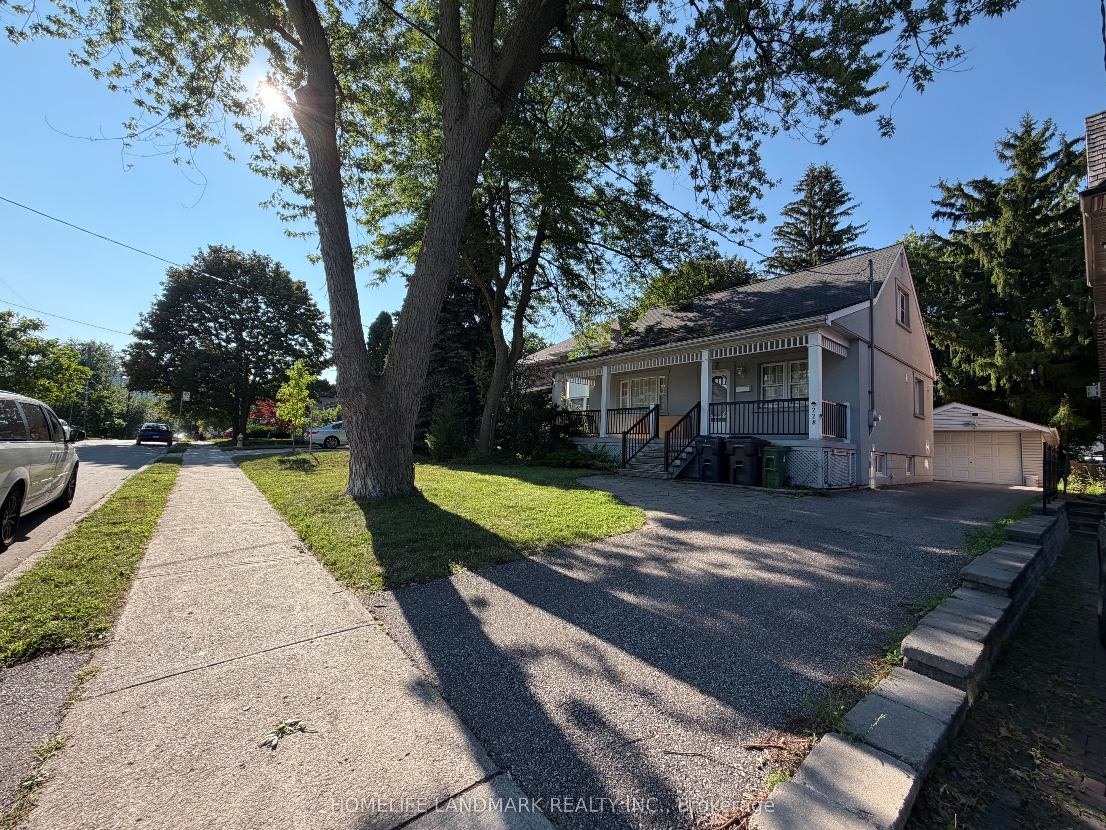 228 Hollywood Avenue Property Photo 2