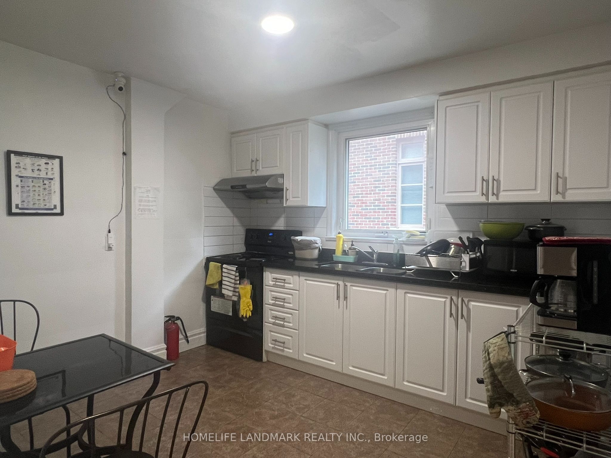 228 Hollywood Avenue Property Photo 3
