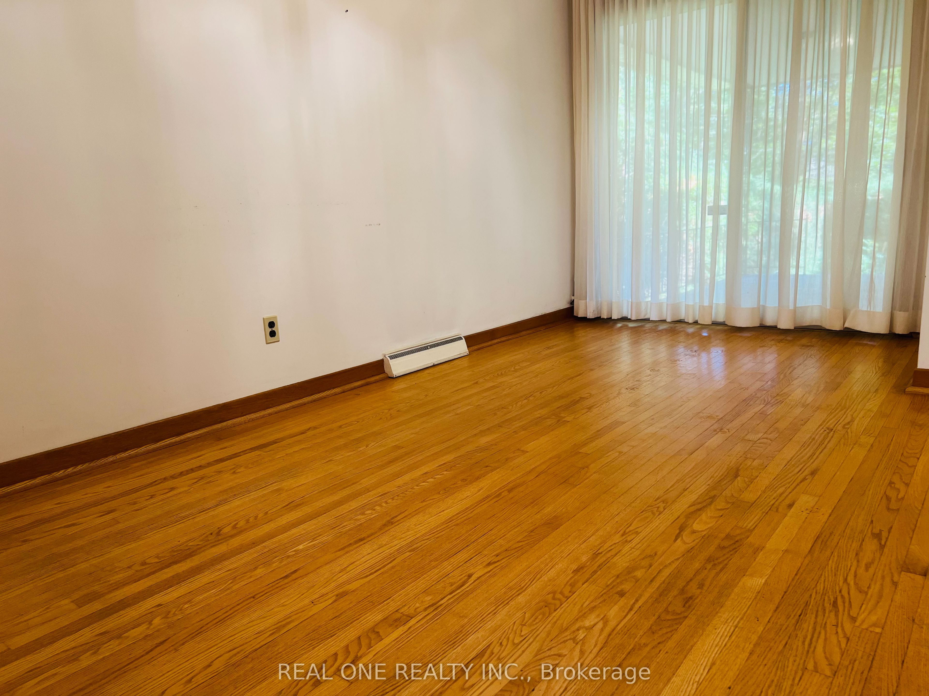 275 Parkview Avenue Property Photo 6