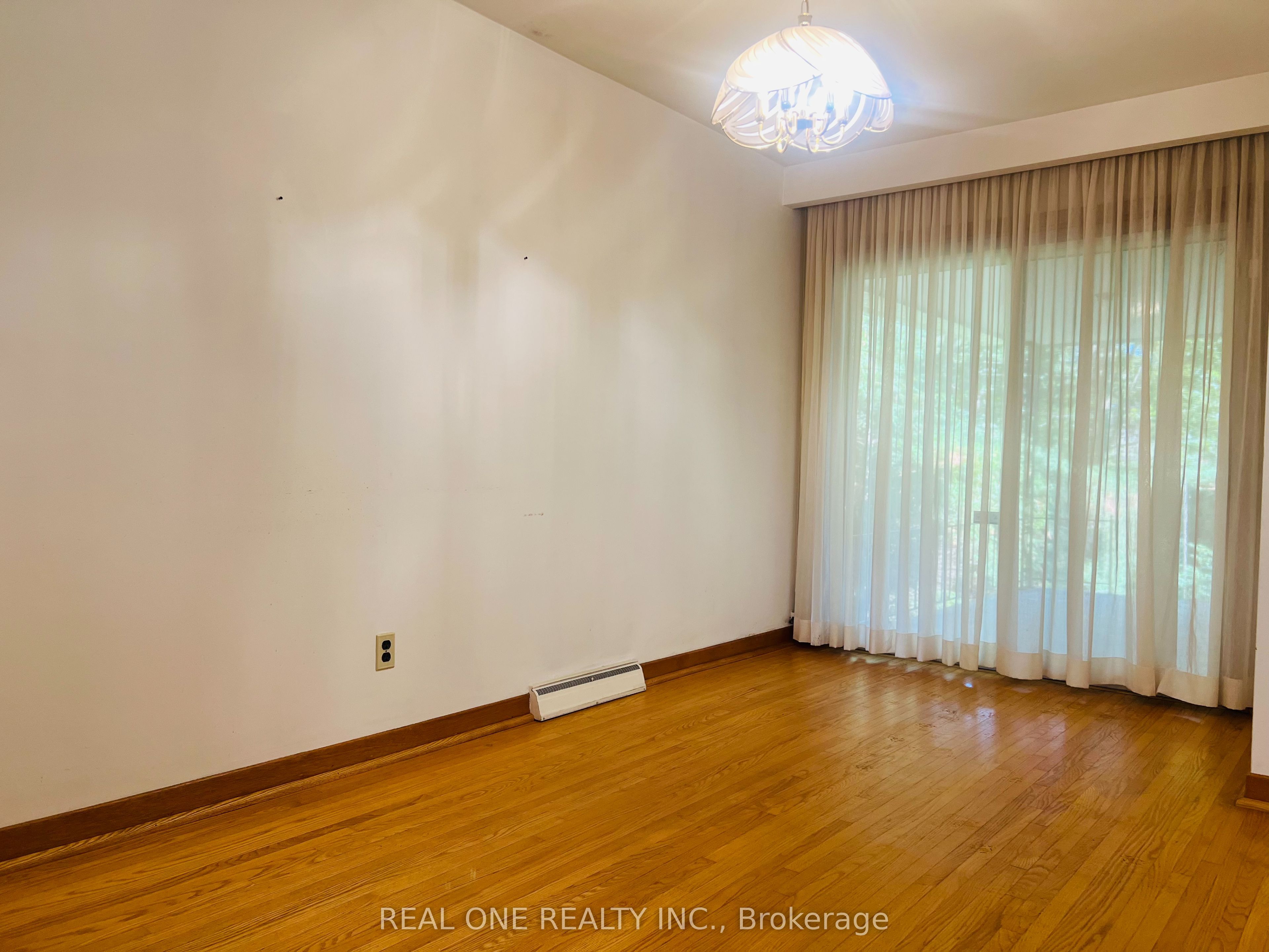 275 Parkview Avenue Property Photo 7