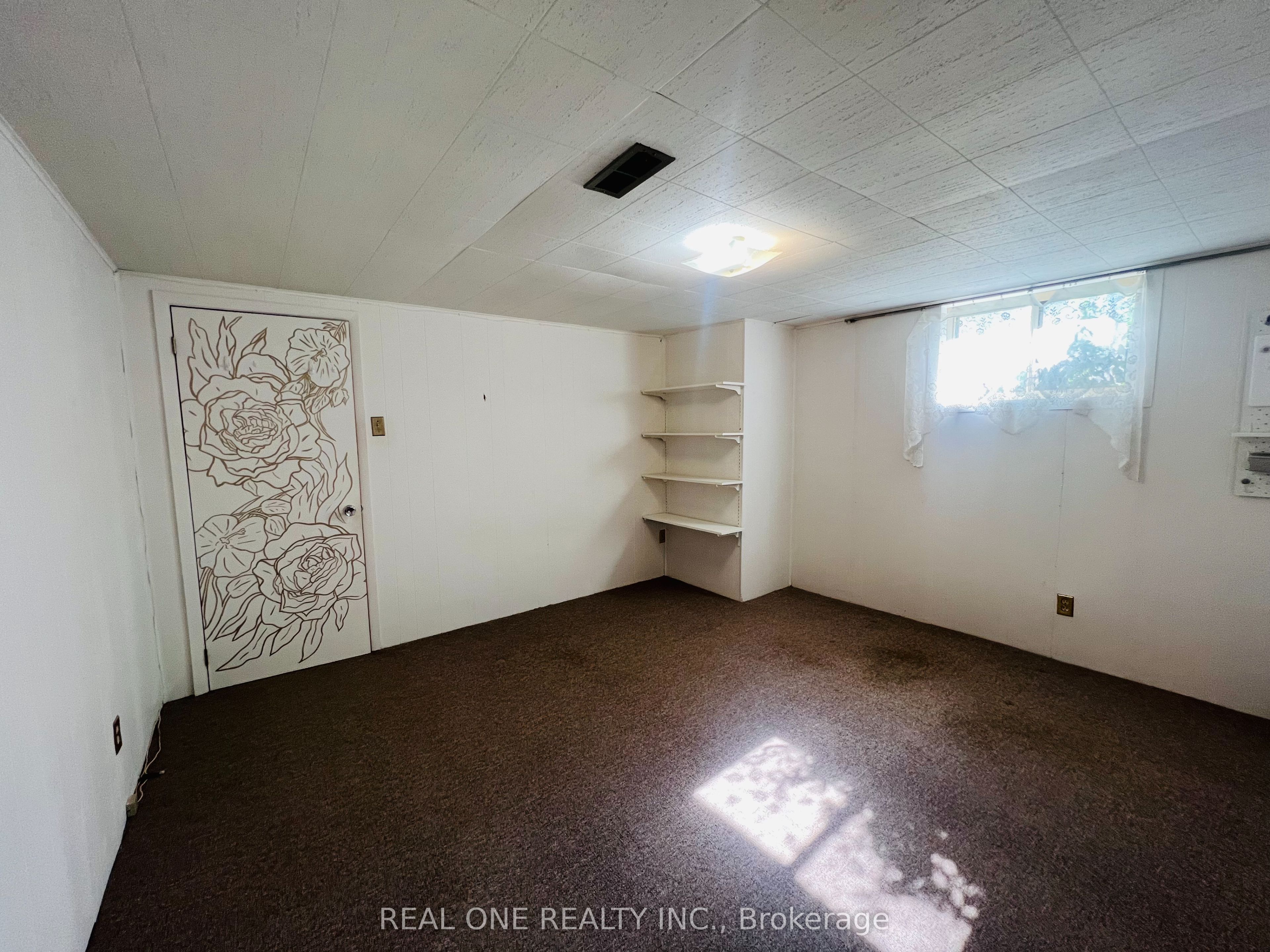 275 Parkview Avenue Property Photo 15