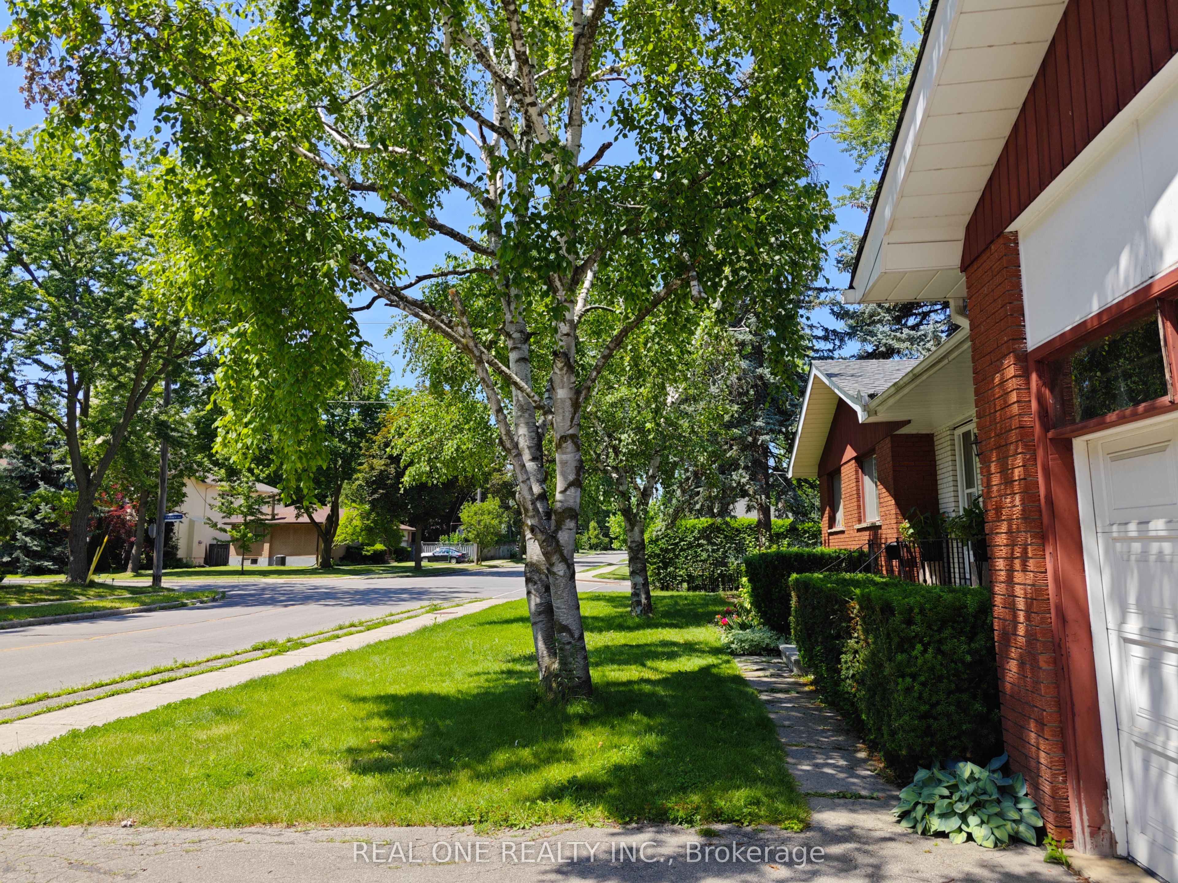 275 Parkview Avenue Property Photo 16