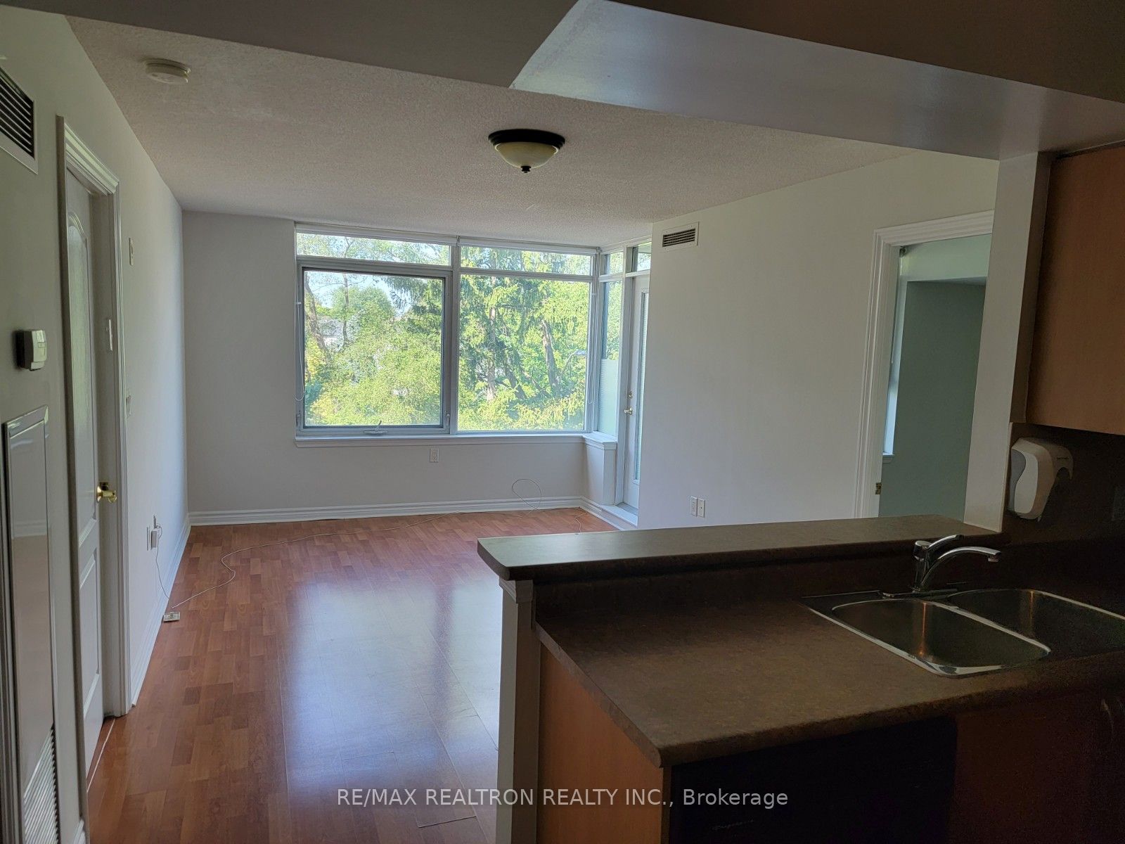 C13678398 Property Photo 2