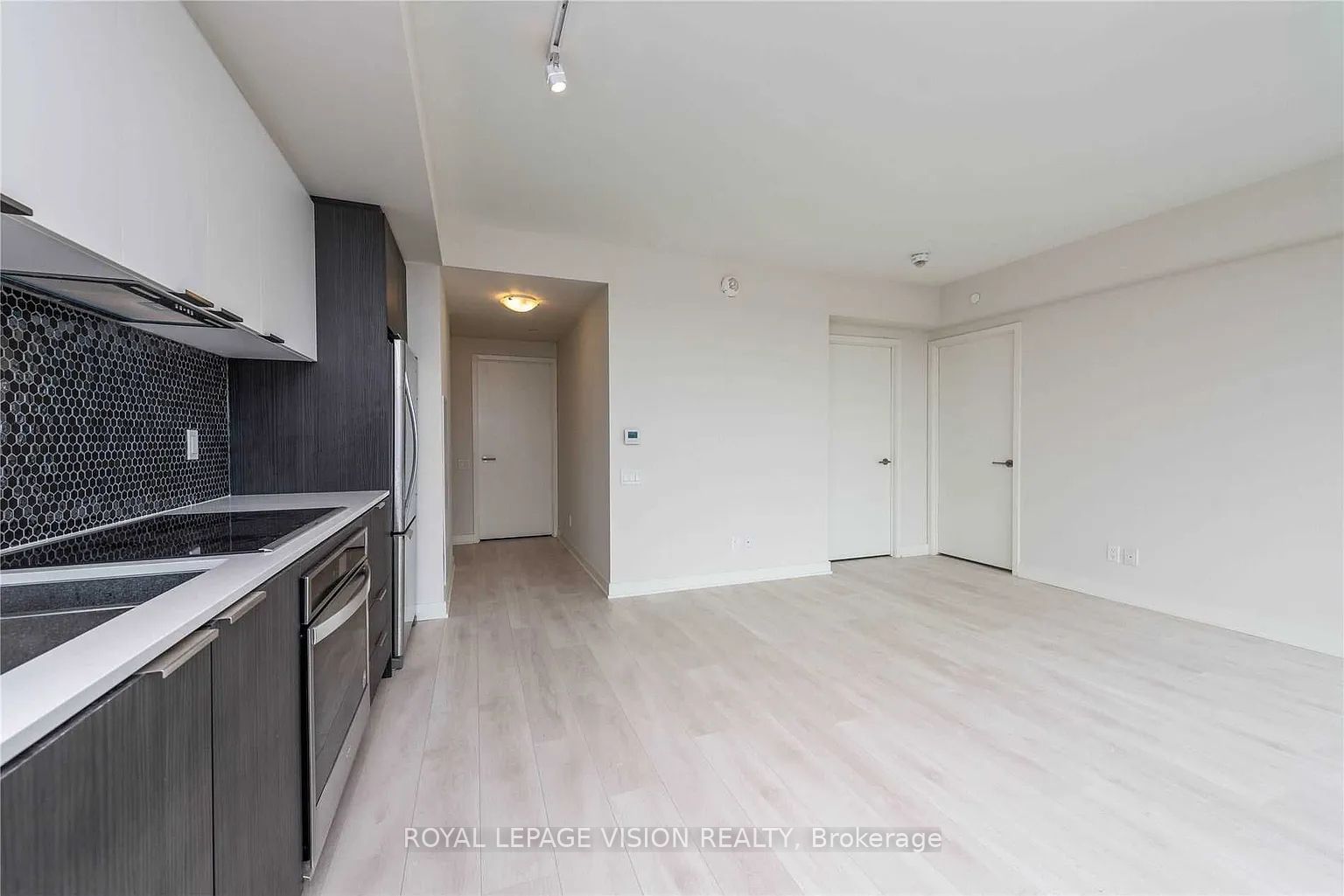 2 Sonic Way 2708 Property Photo 4