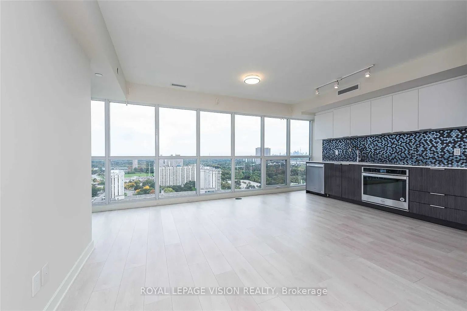 2 Sonic Way 2708 Property Photo 6