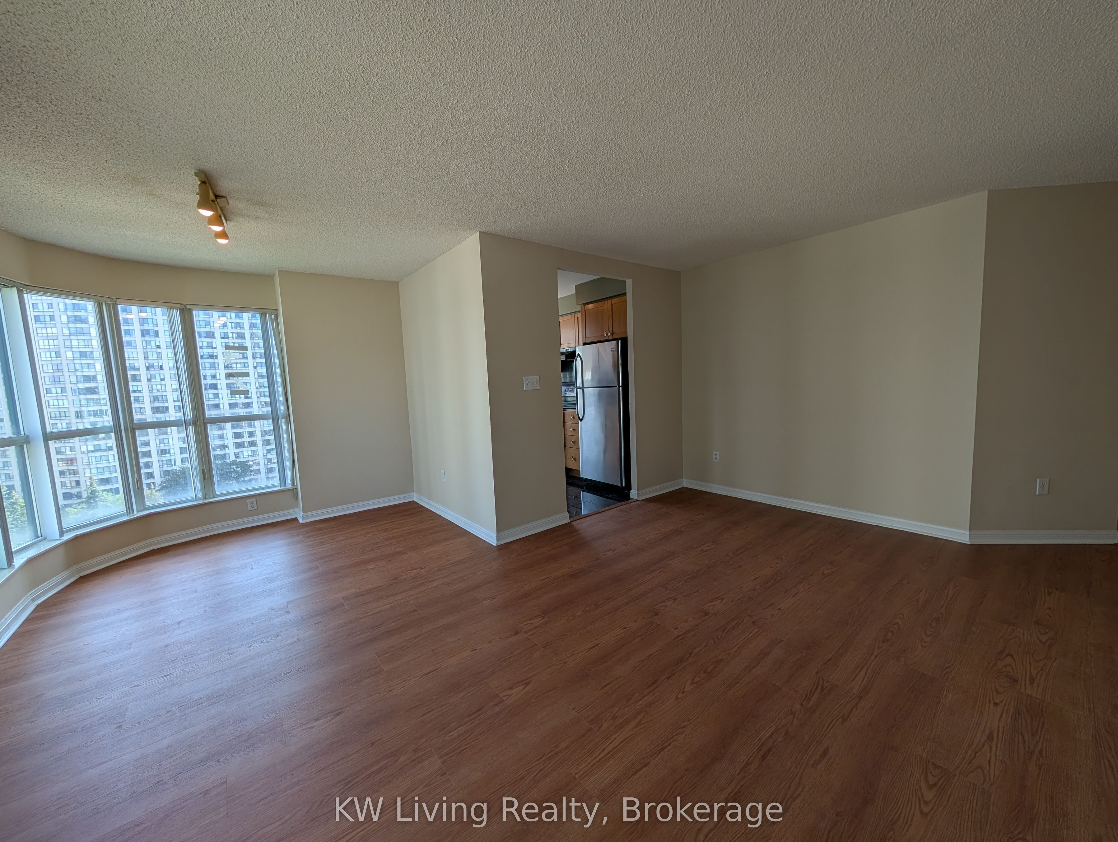 23 Lorraine Drive 1102 Property Photo 5