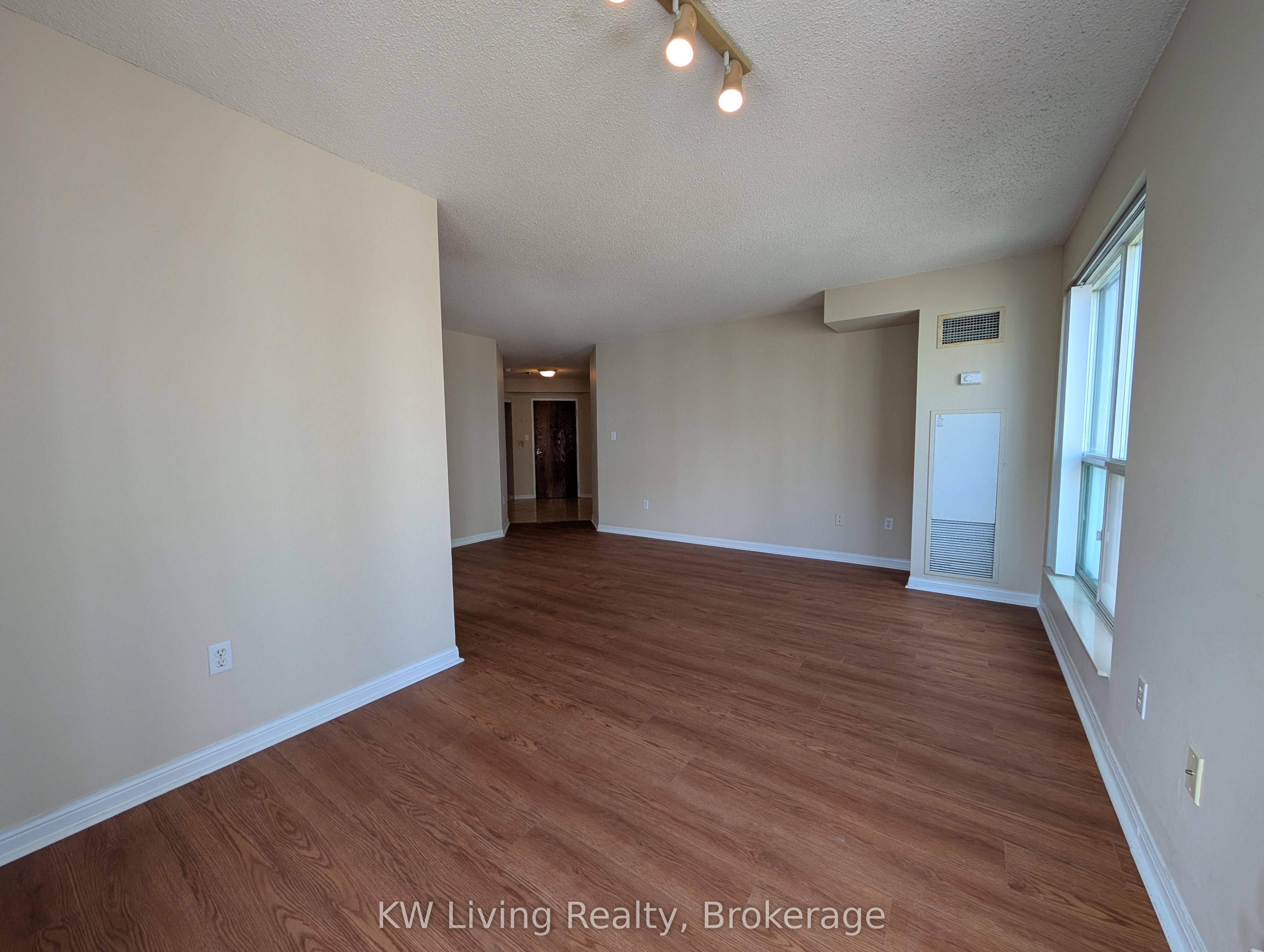 23 Lorraine Drive 1102 Property Photo 6