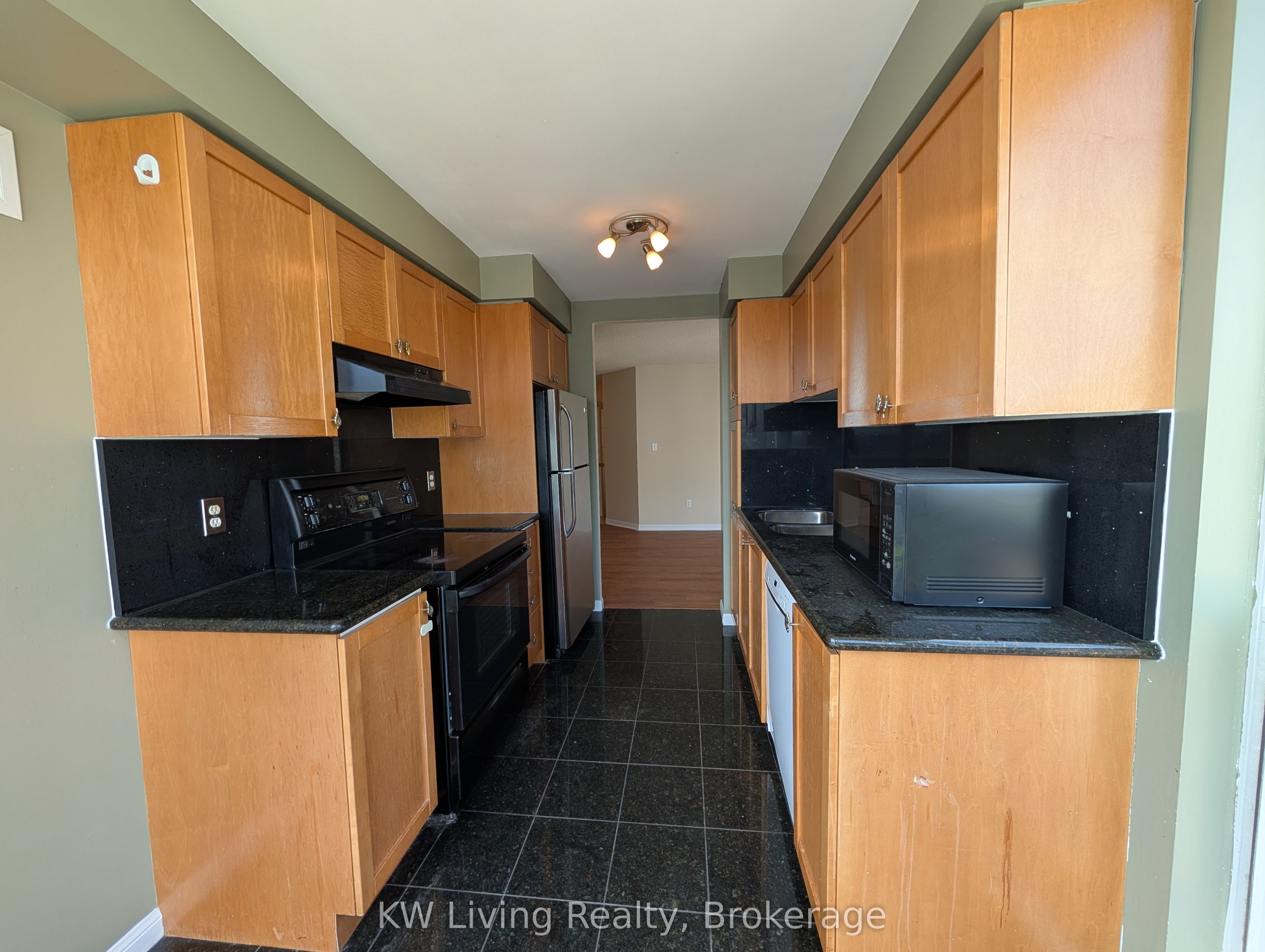 23 Lorraine Drive 1102 Property Photo 9