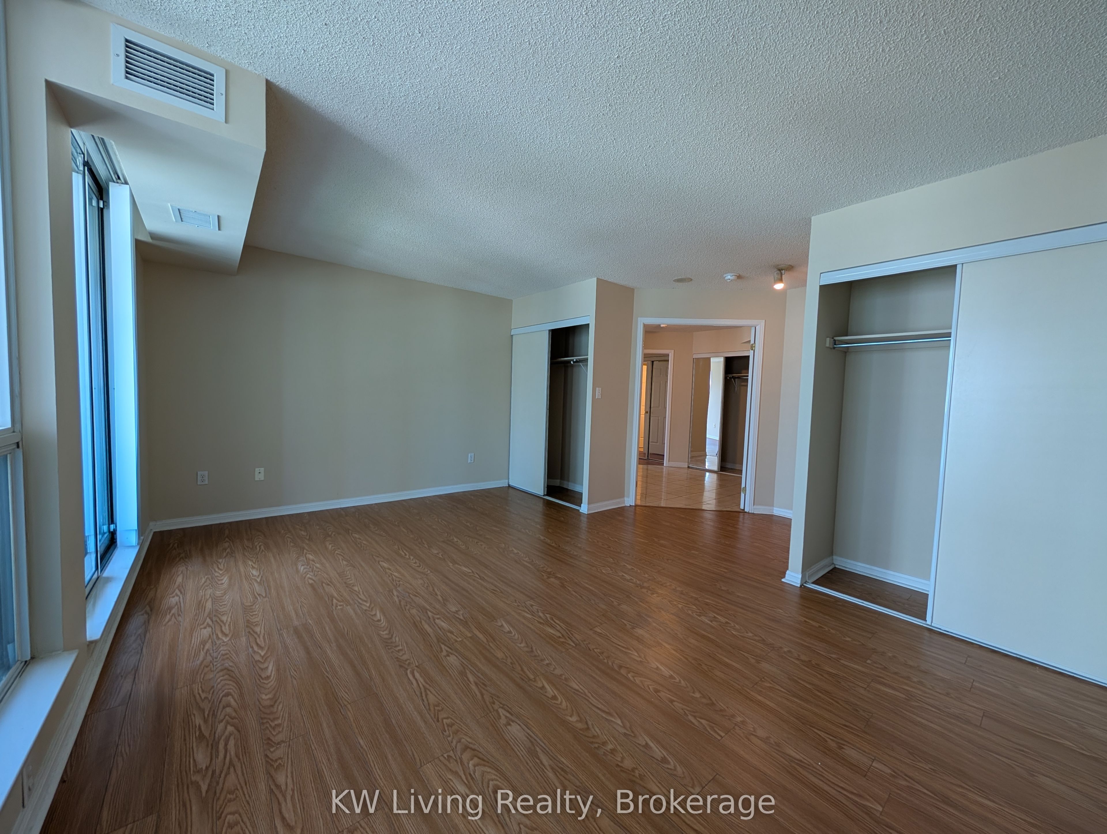 23 Lorraine Drive 1102 Property Photo 12