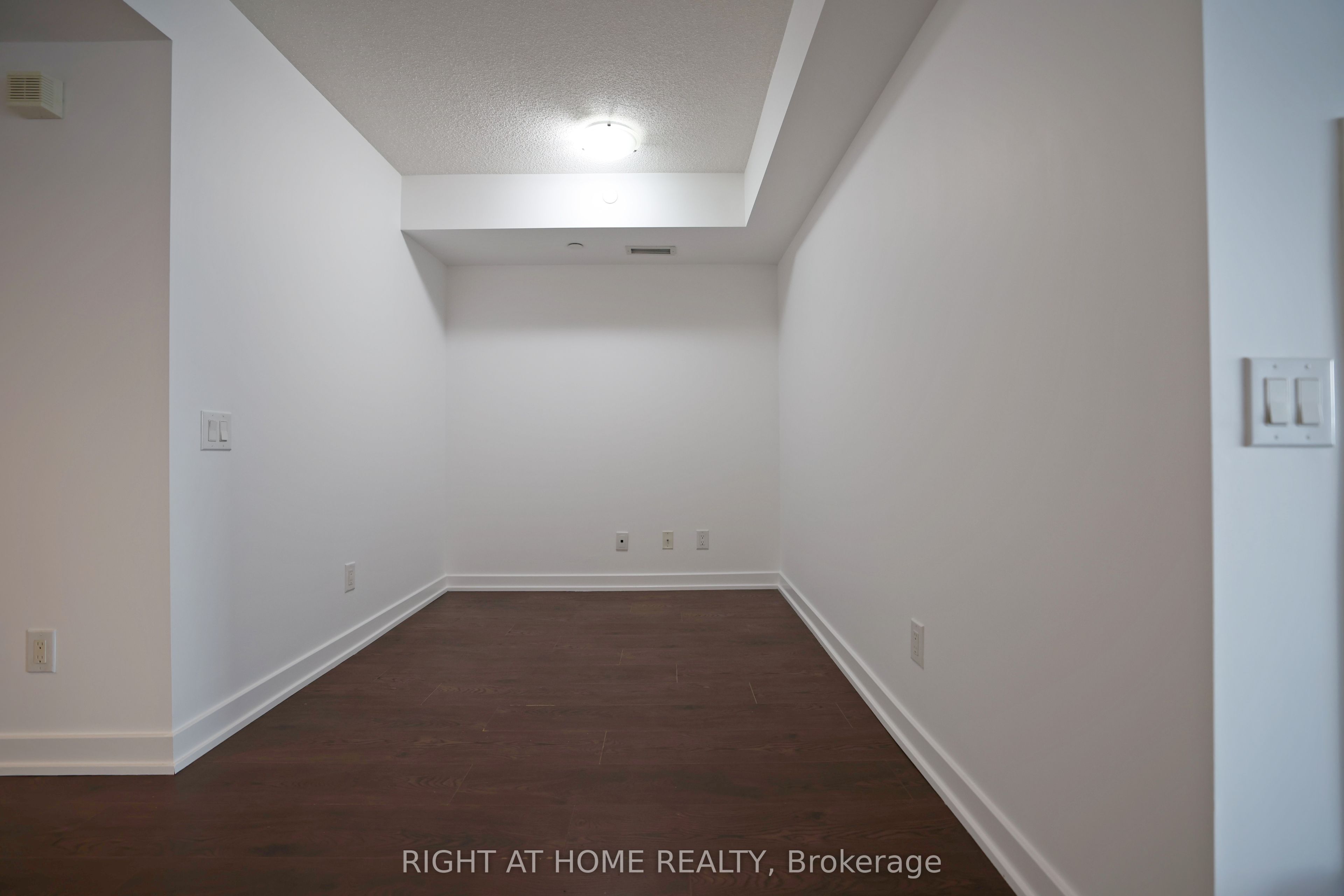 72 Esther Shiner Boulevard 308 Property Photo 11