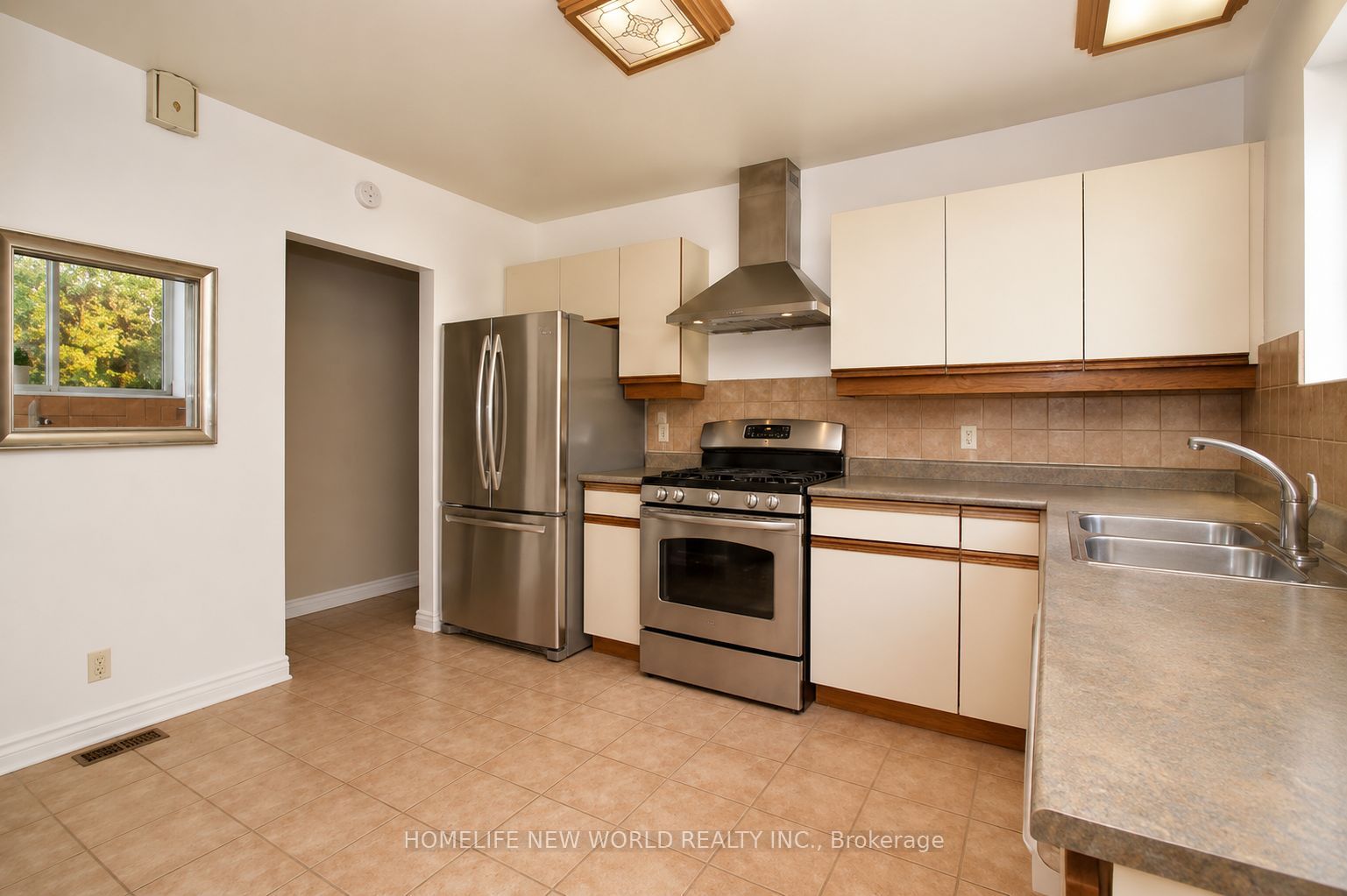 54 Southwell Drive Property Photo 7
