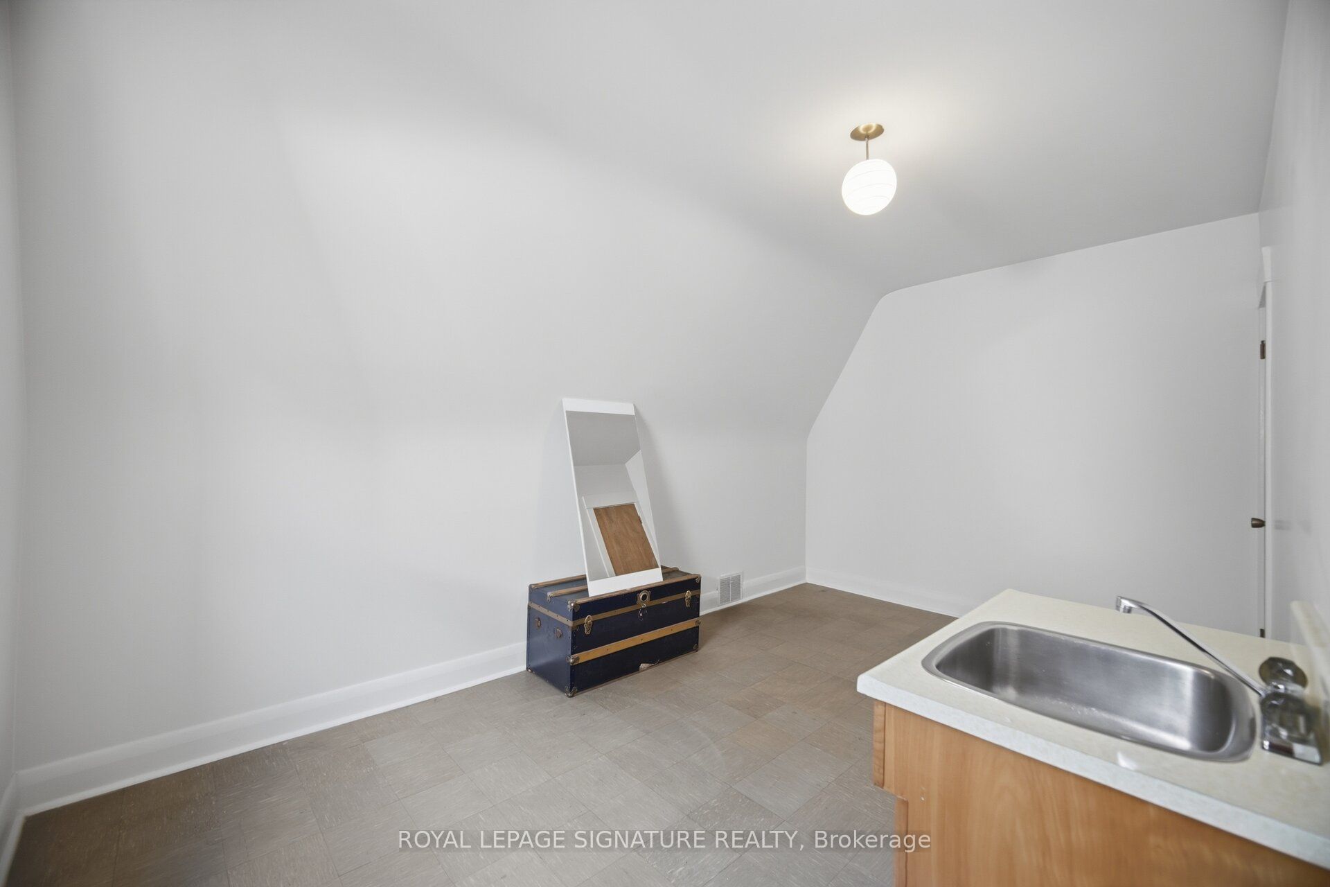 43 Marchmount Road Property Photo 33
