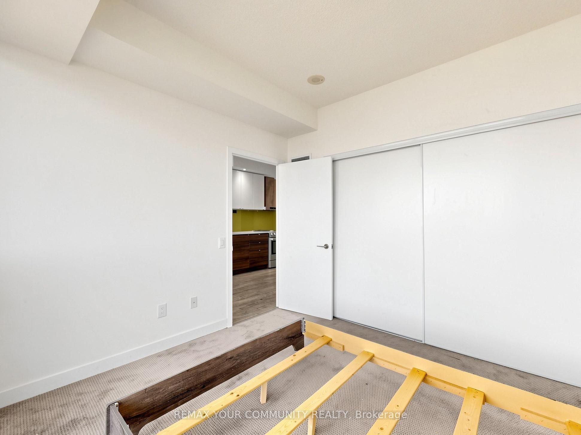 121 Mcmahon Drive 3302 Property Photo 12