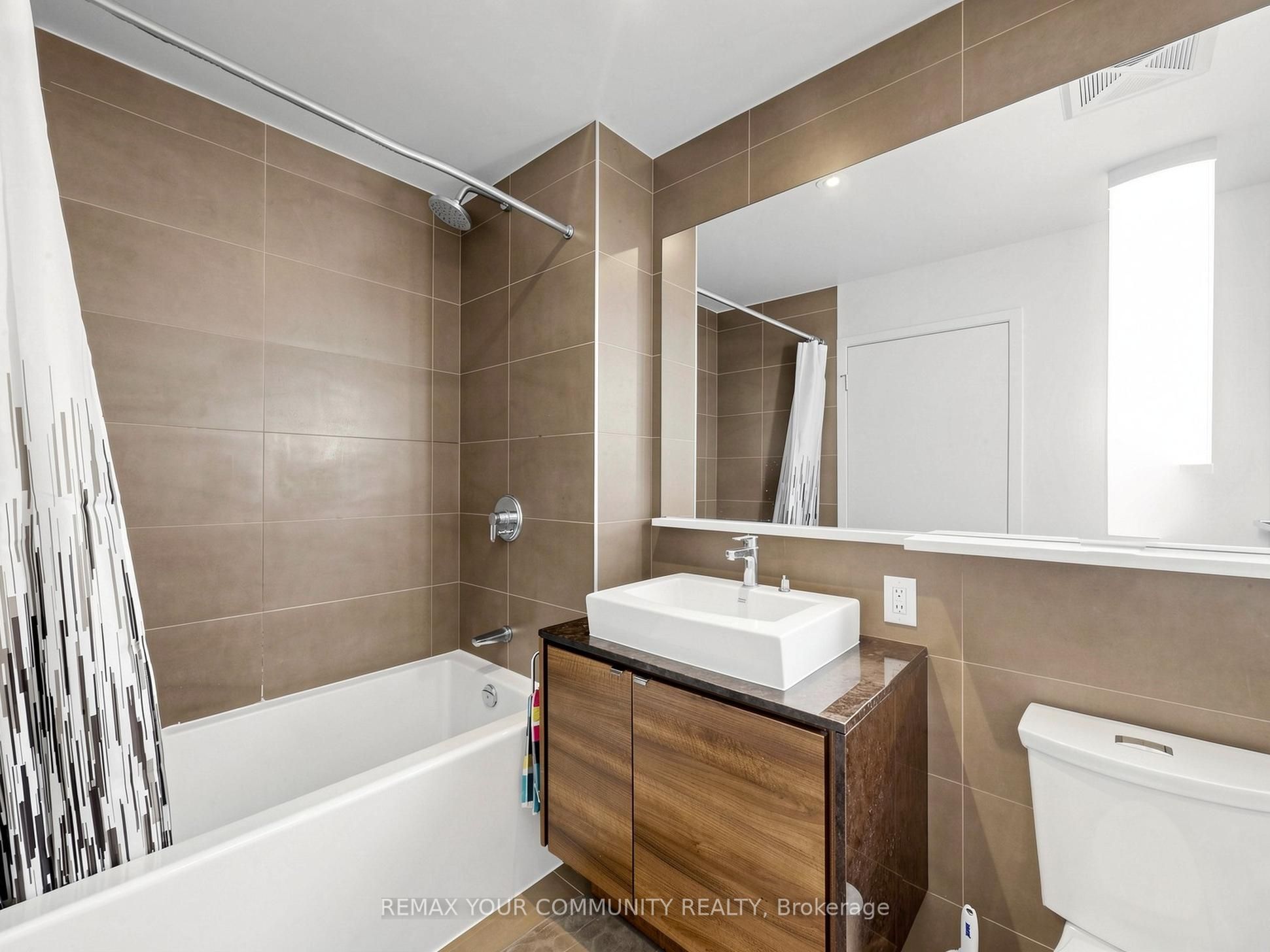 121 Mcmahon Drive 3302 Property Photo 13