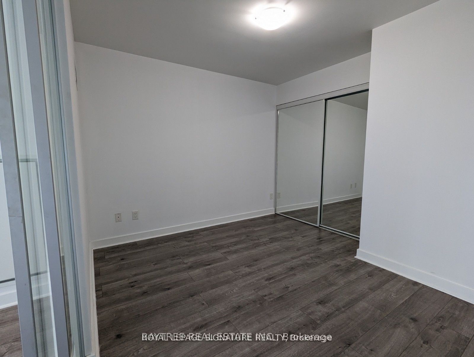 58 Orchard View Boulevard 413 Property Photo 5