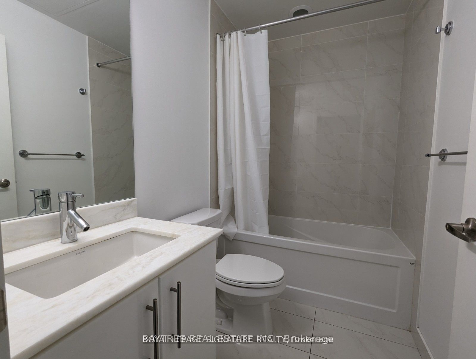 58 Orchard View Boulevard 413 Property Photo 7