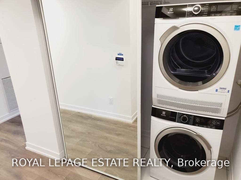 219 Dundas Street E 303 Property Photo 5