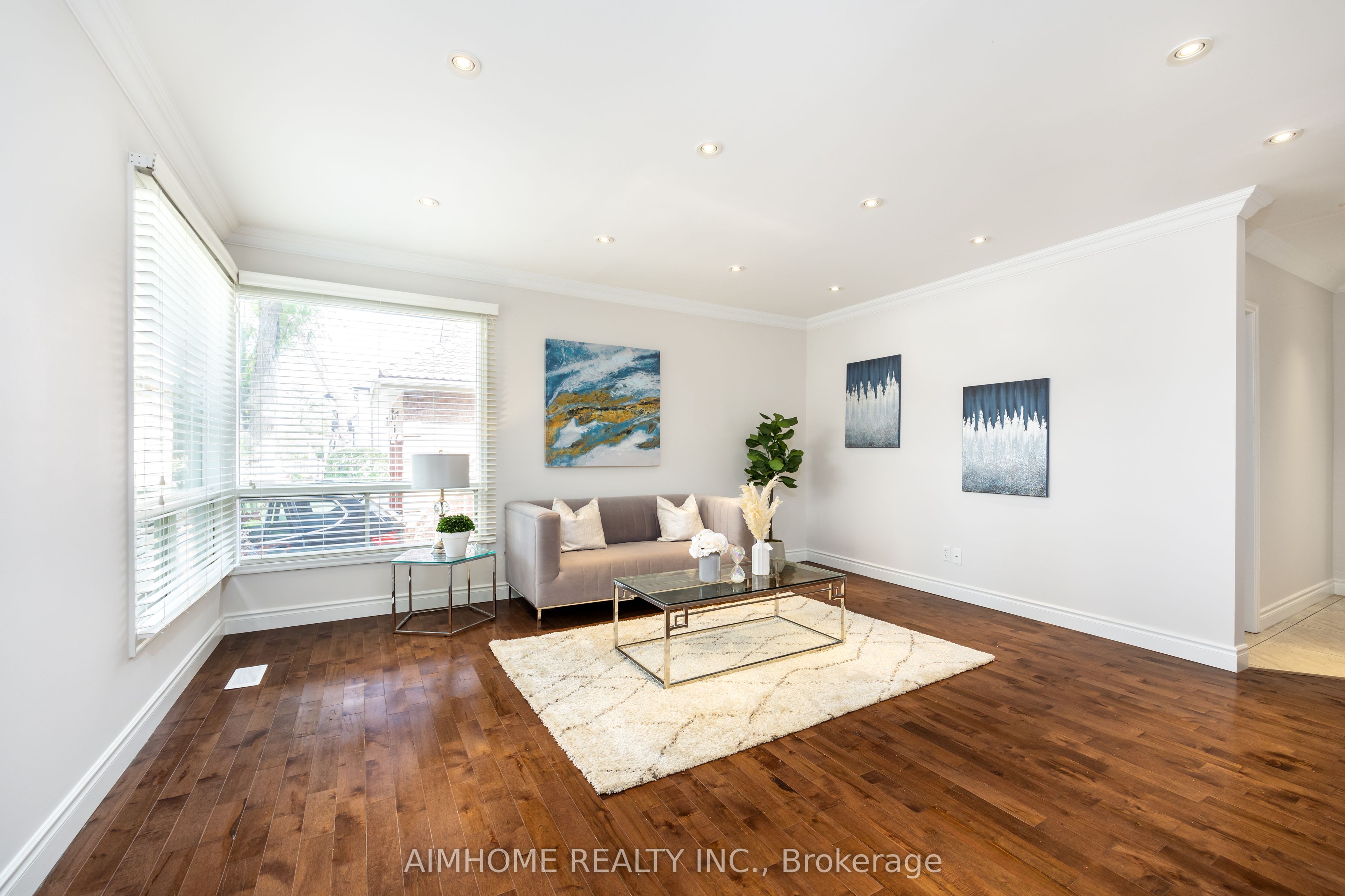471 Cummer Avenue Property Photo 3