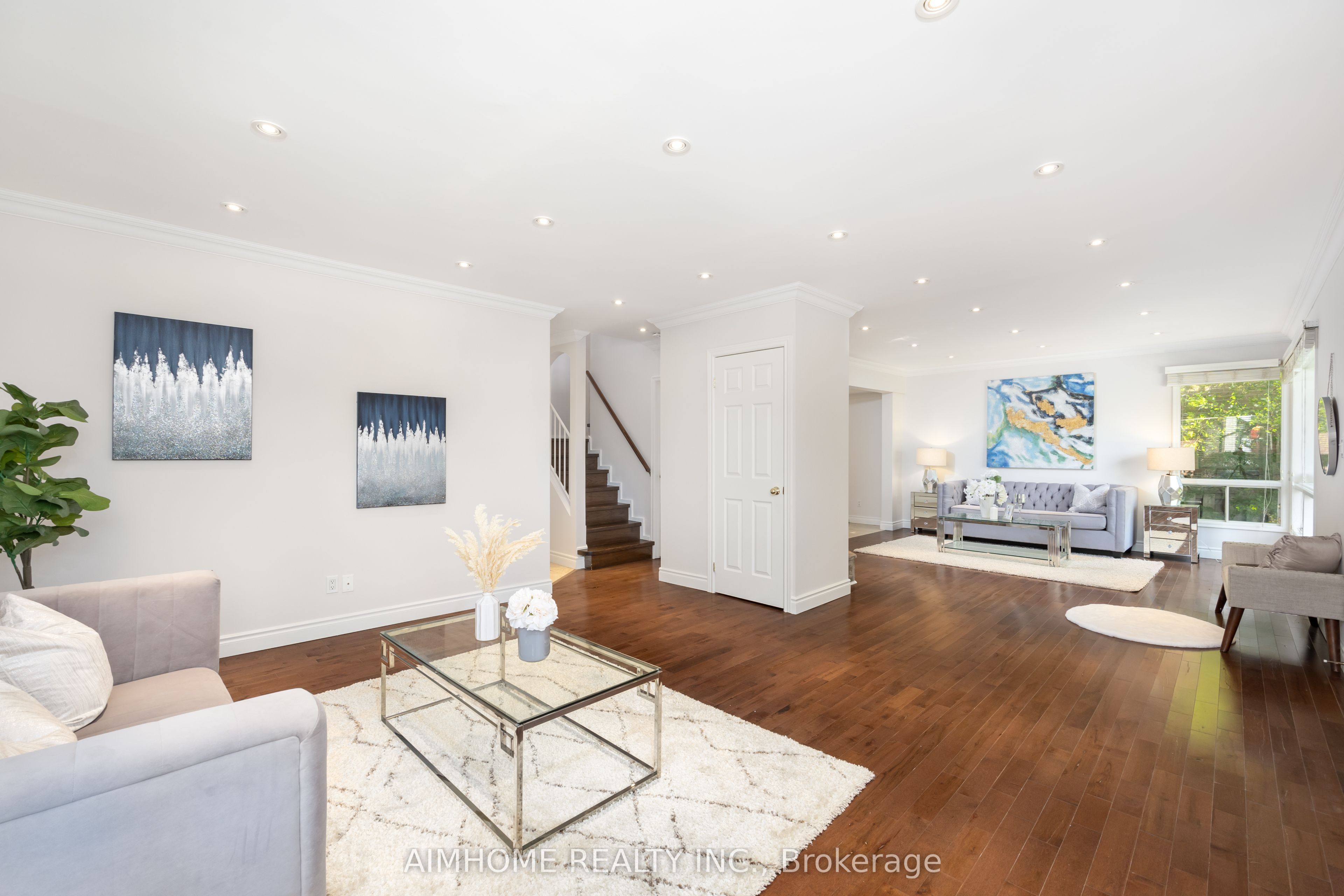 471 Cummer Avenue Property Photo 4