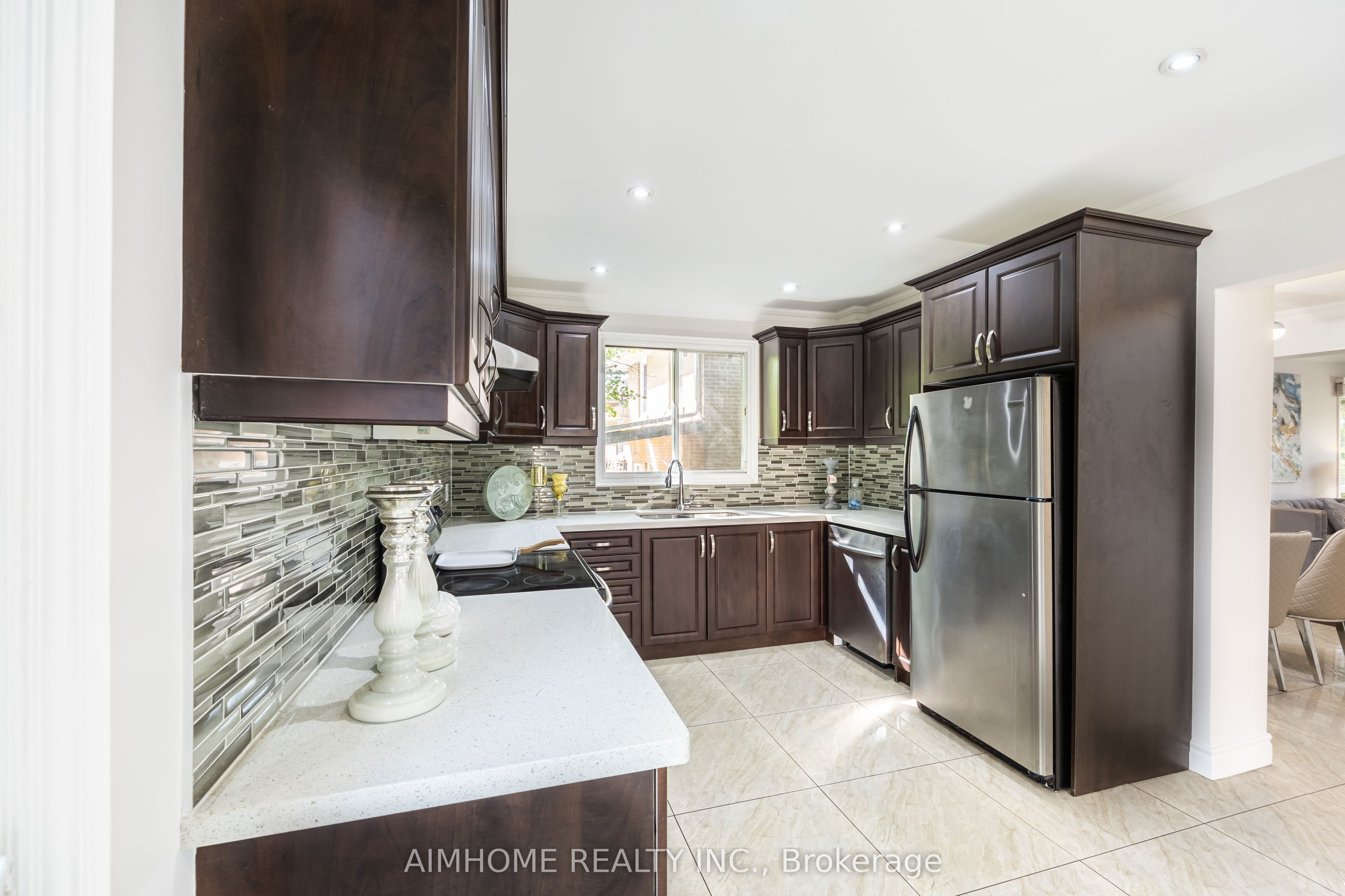 471 Cummer Avenue Property Photo 9