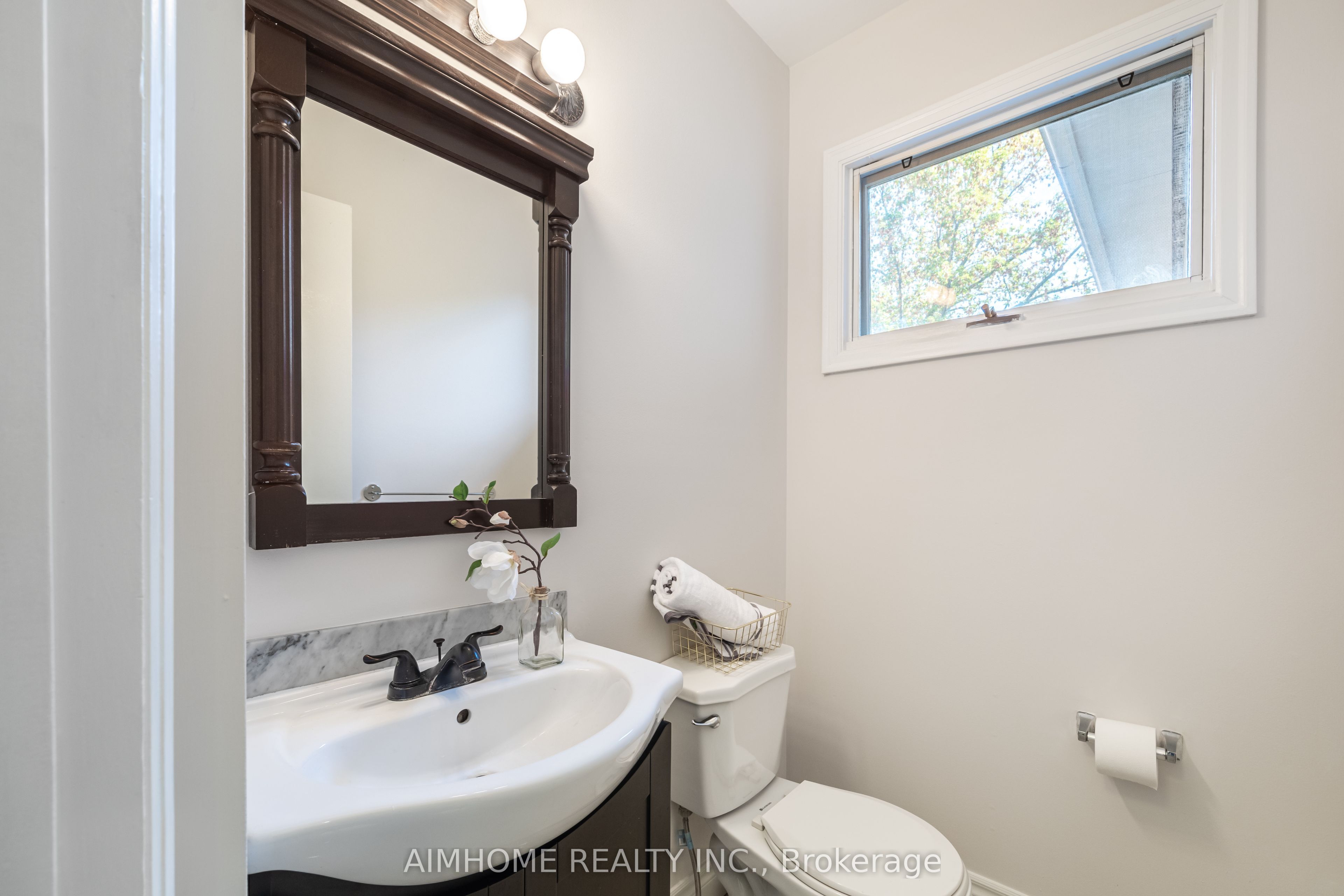 471 Cummer Avenue Property Photo 10