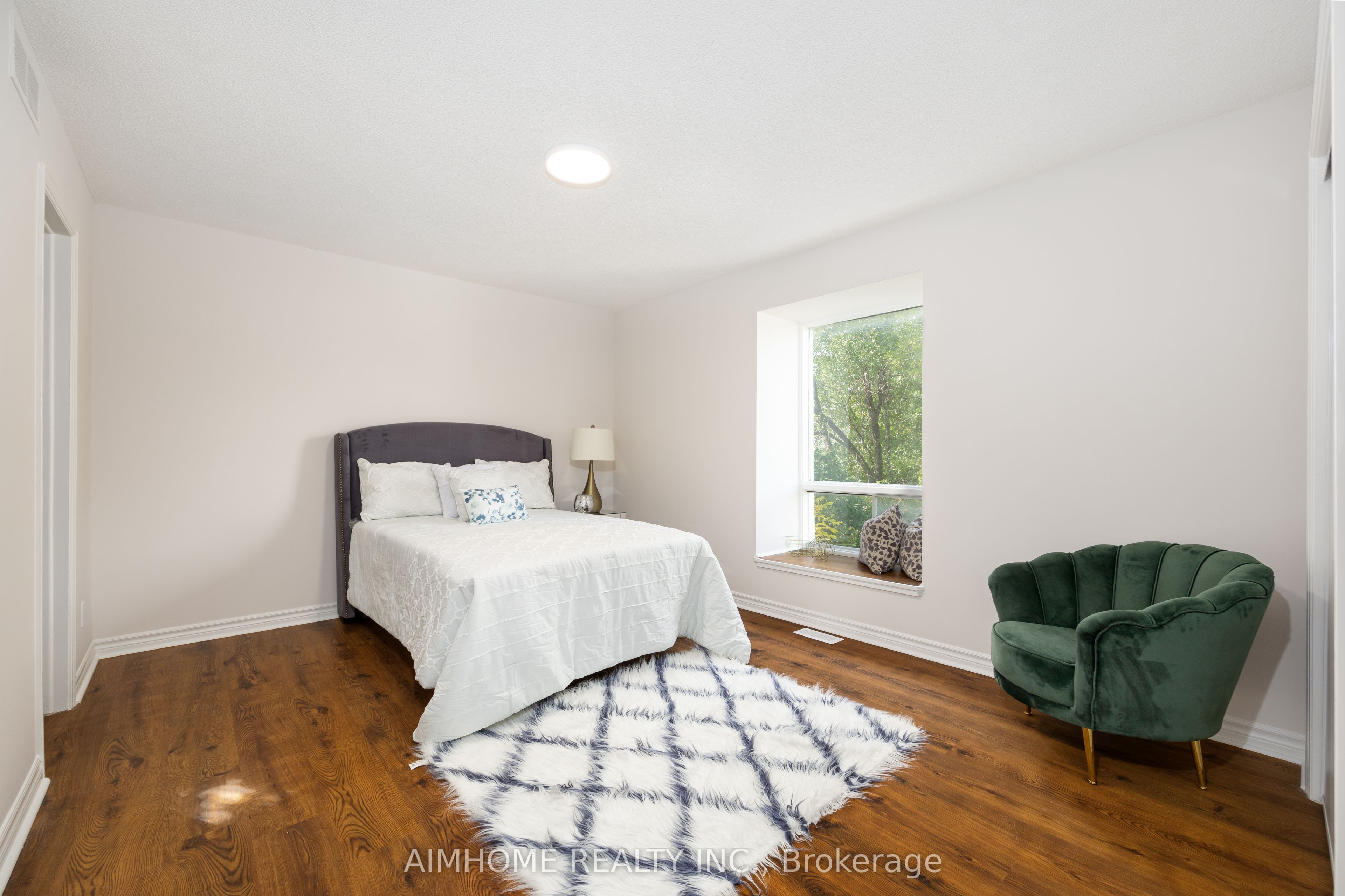471 Cummer Avenue Property Photo 12