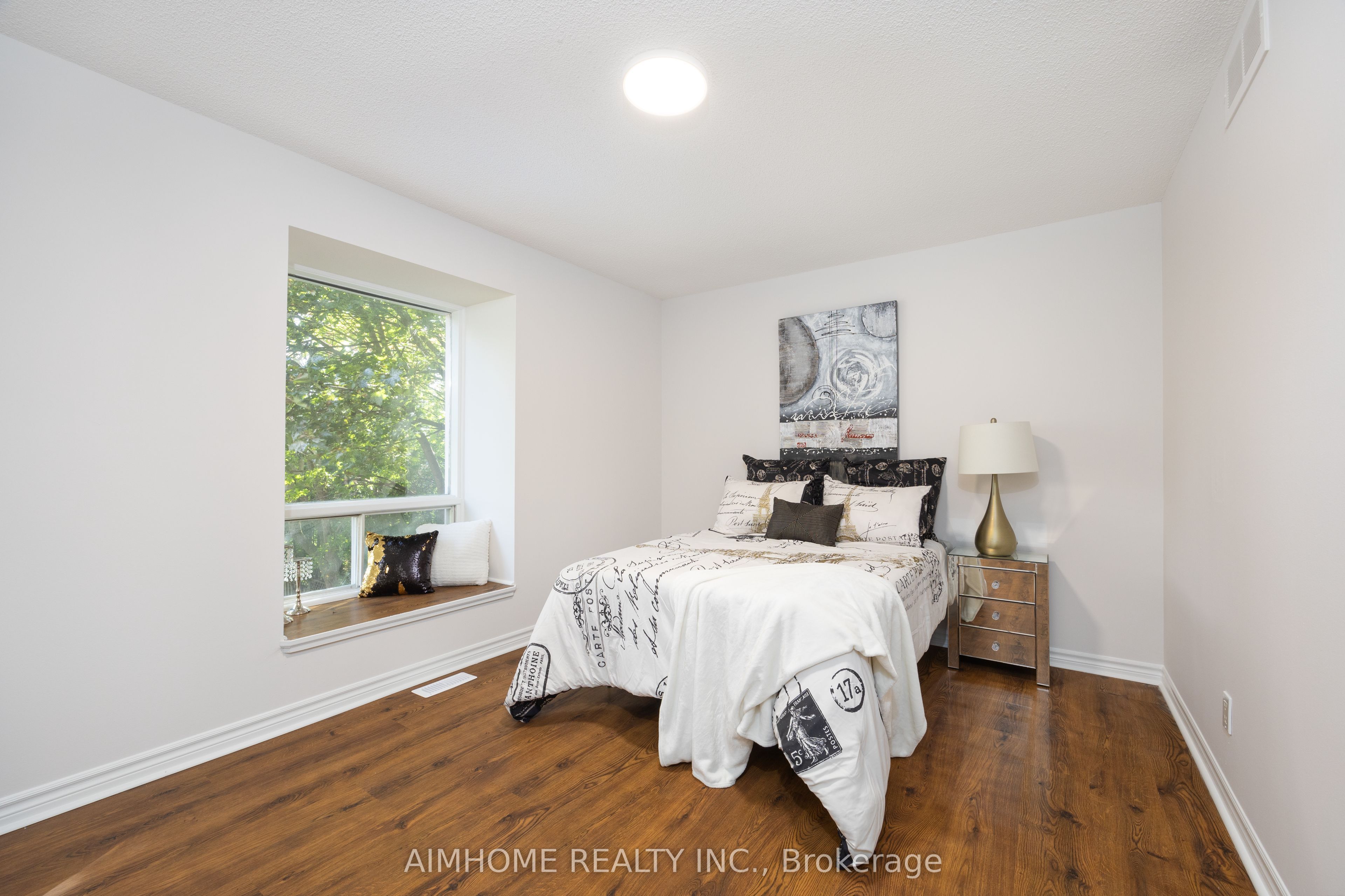 471 Cummer Avenue Property Photo 14