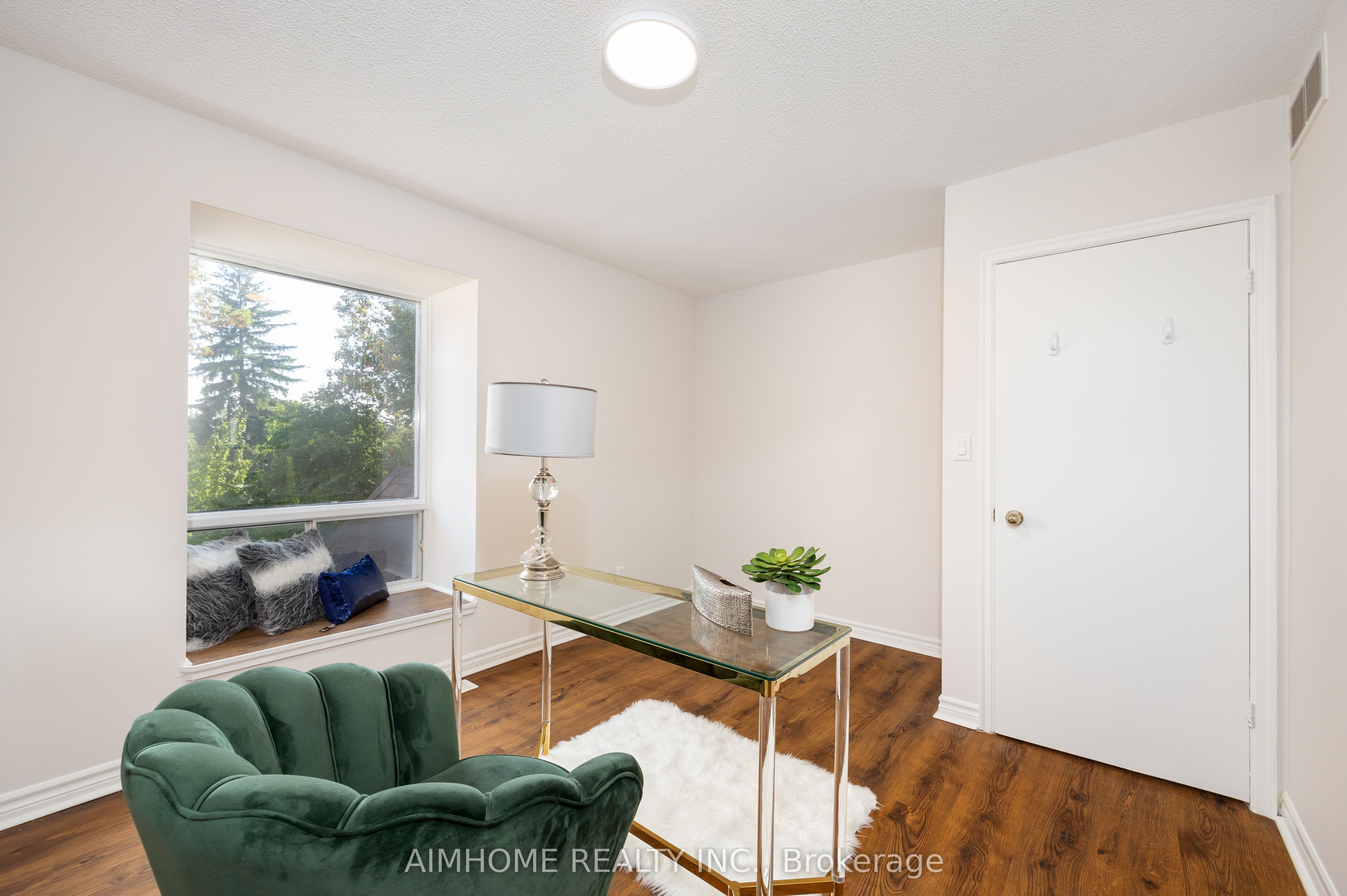 471 Cummer Avenue Property Photo 18