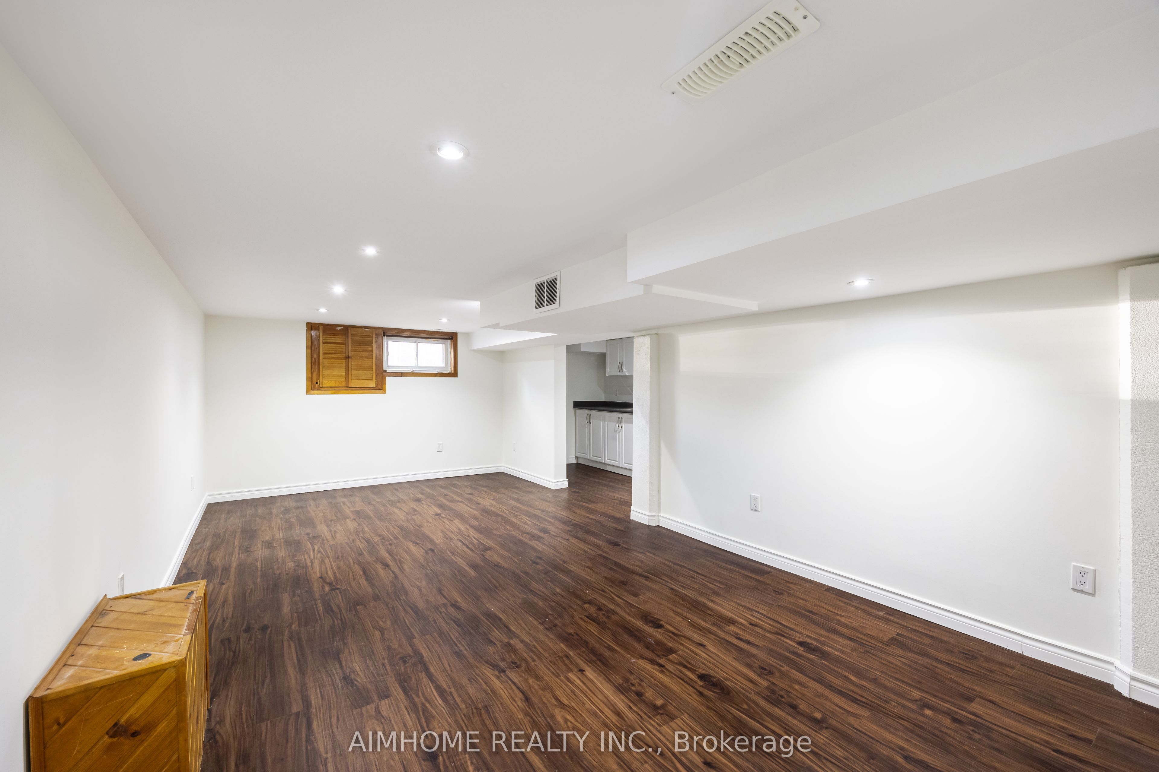 471 Cummer Avenue Property Photo 19