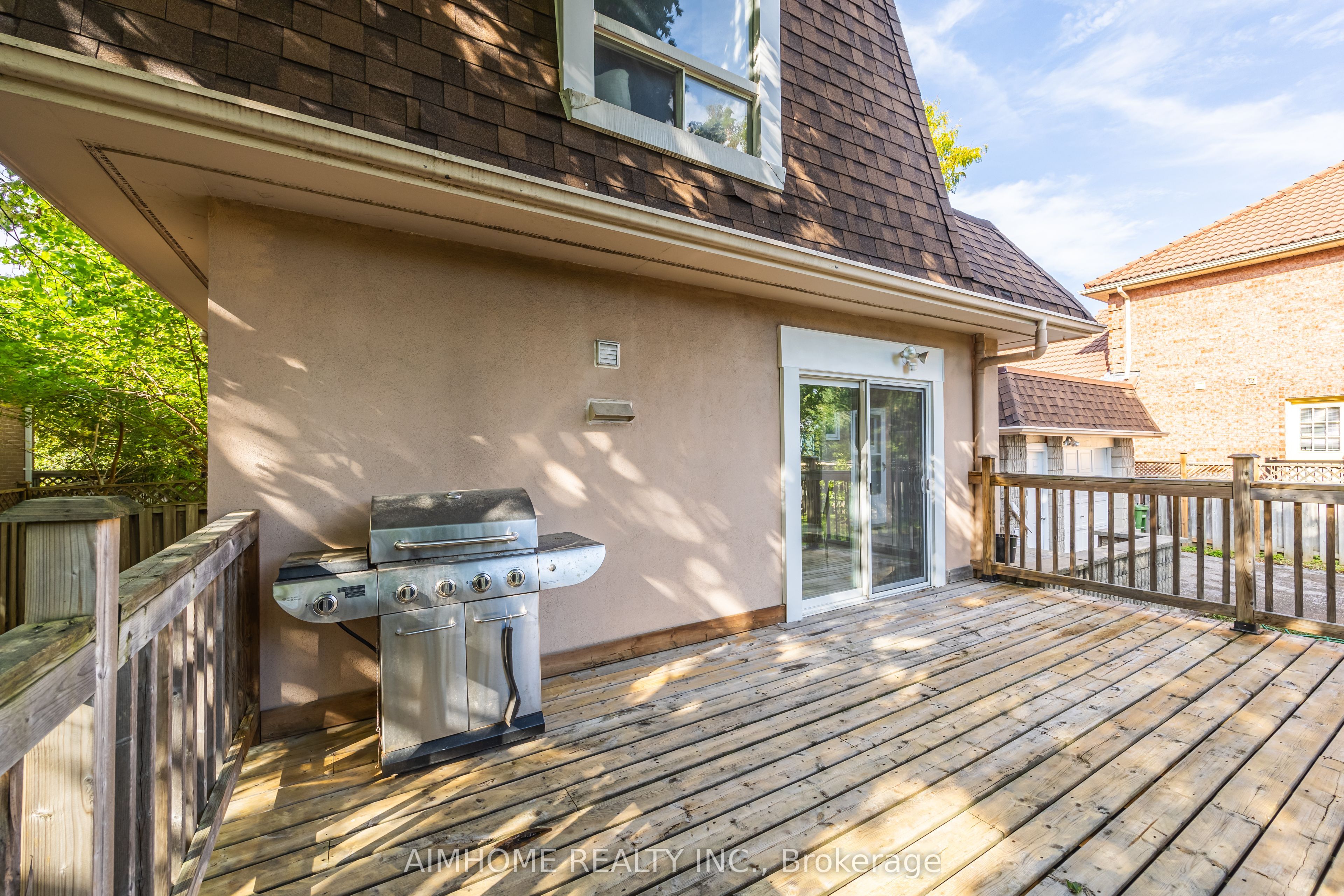 471 Cummer Avenue Property Photo 22