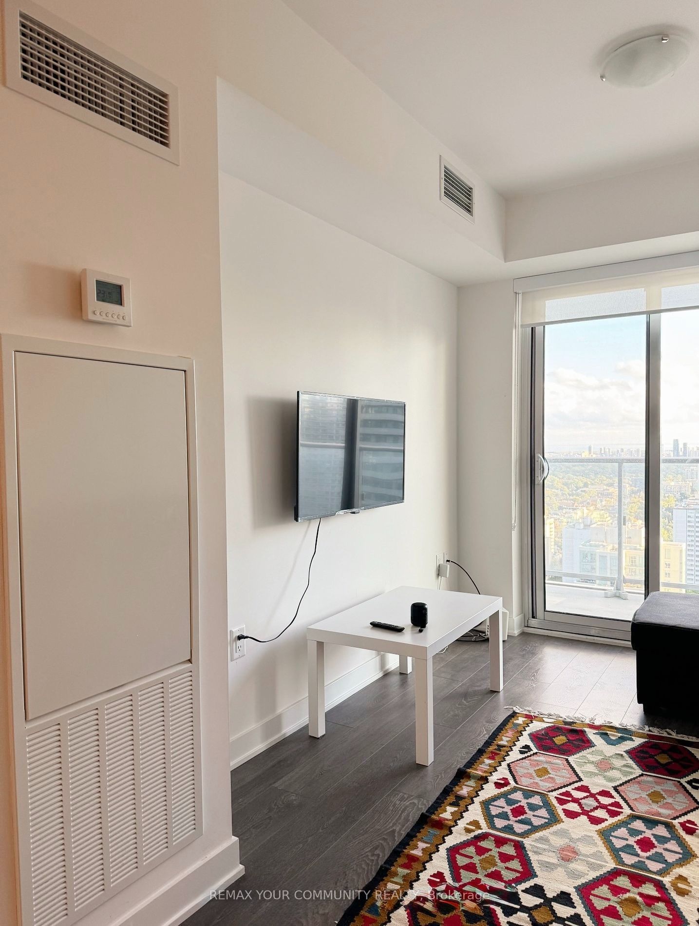 195 Redpath Avenue 3407 Property Photo 4
