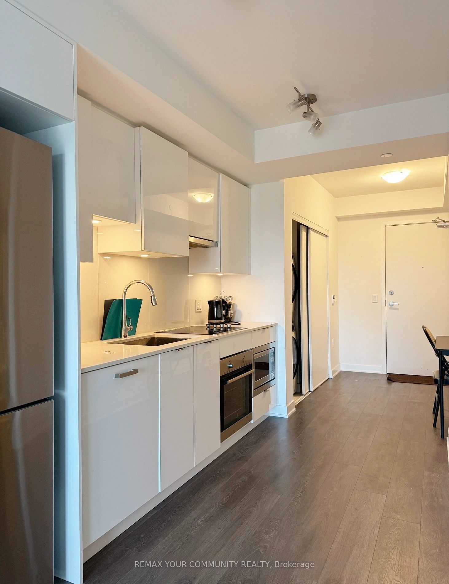 195 Redpath Avenue 3407 Property Photo 6