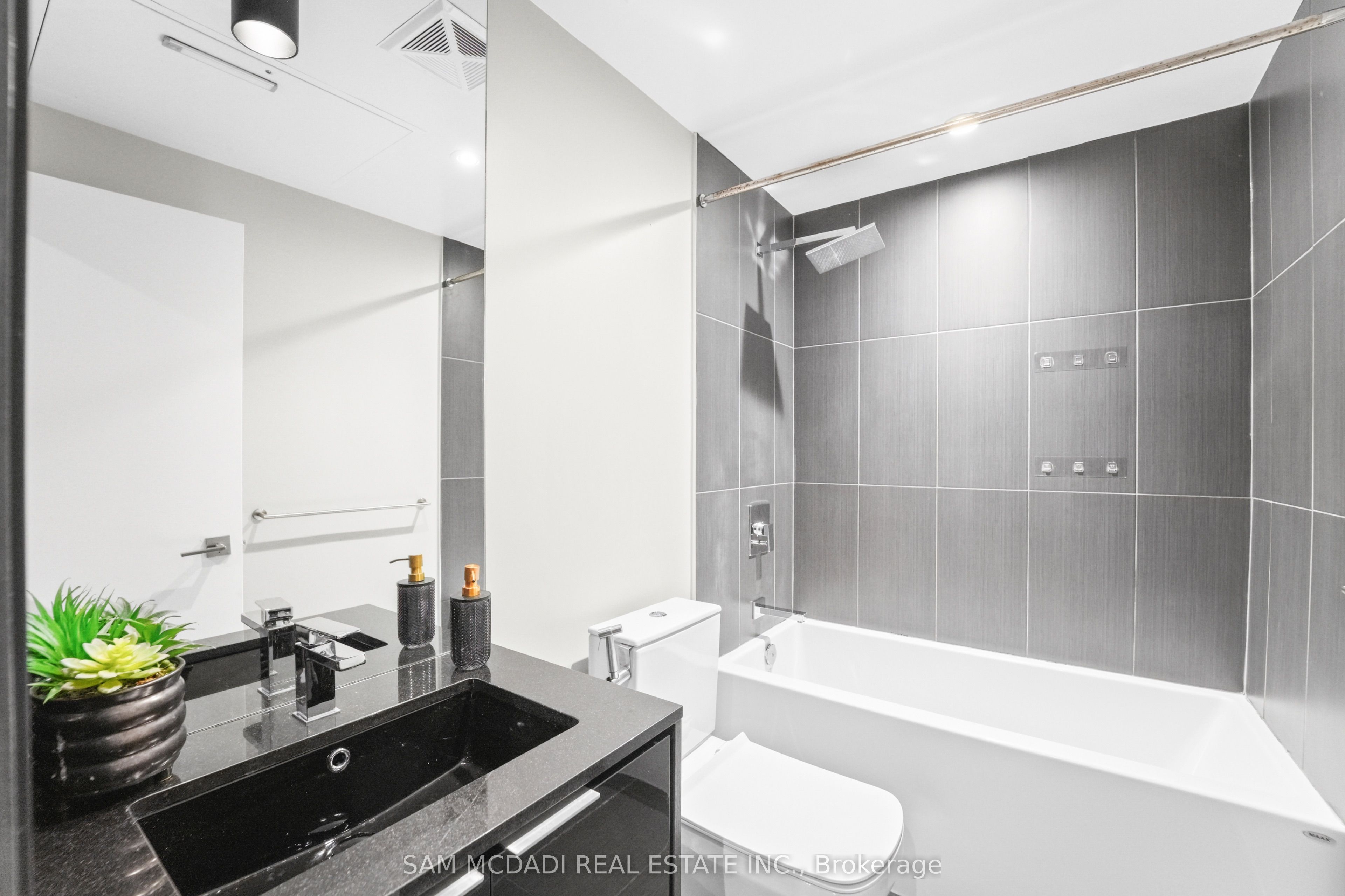 70 Temperance Street 608 Property Photo 19