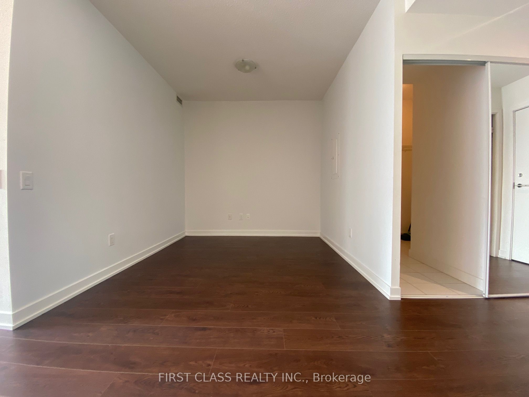 121 Mcmahon Drive 2510 Property Photo 3