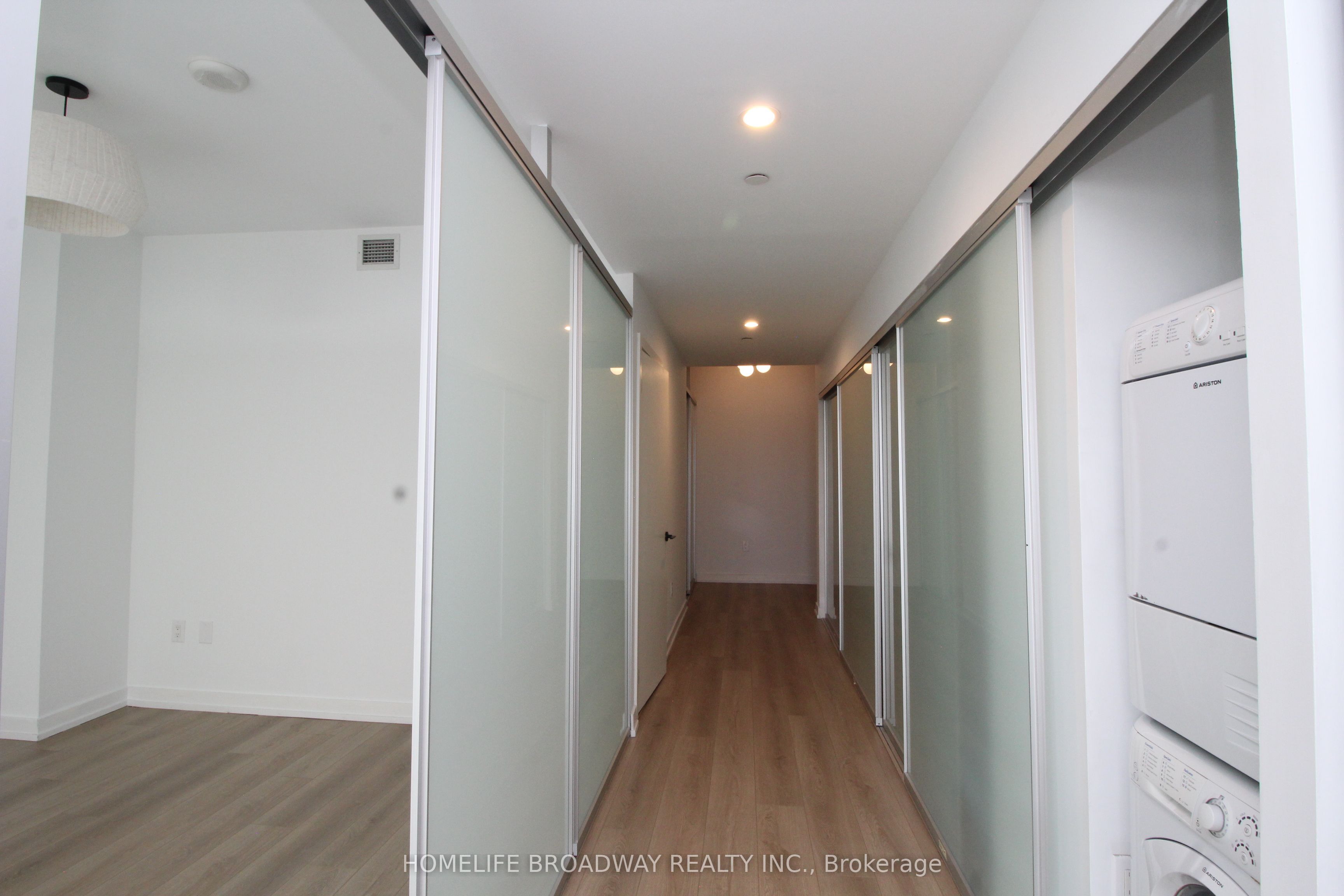 426 University Avenue 3701 Property Photo 9