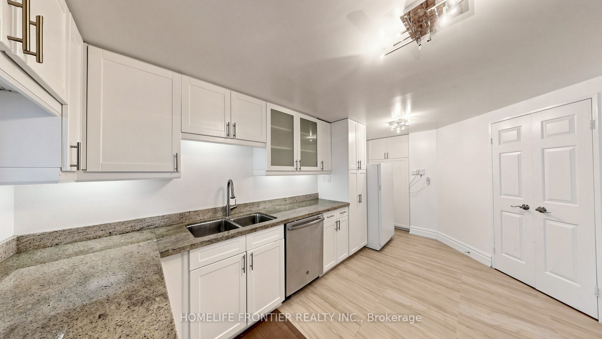 131 Beecroft Road 203 Property Photo 17