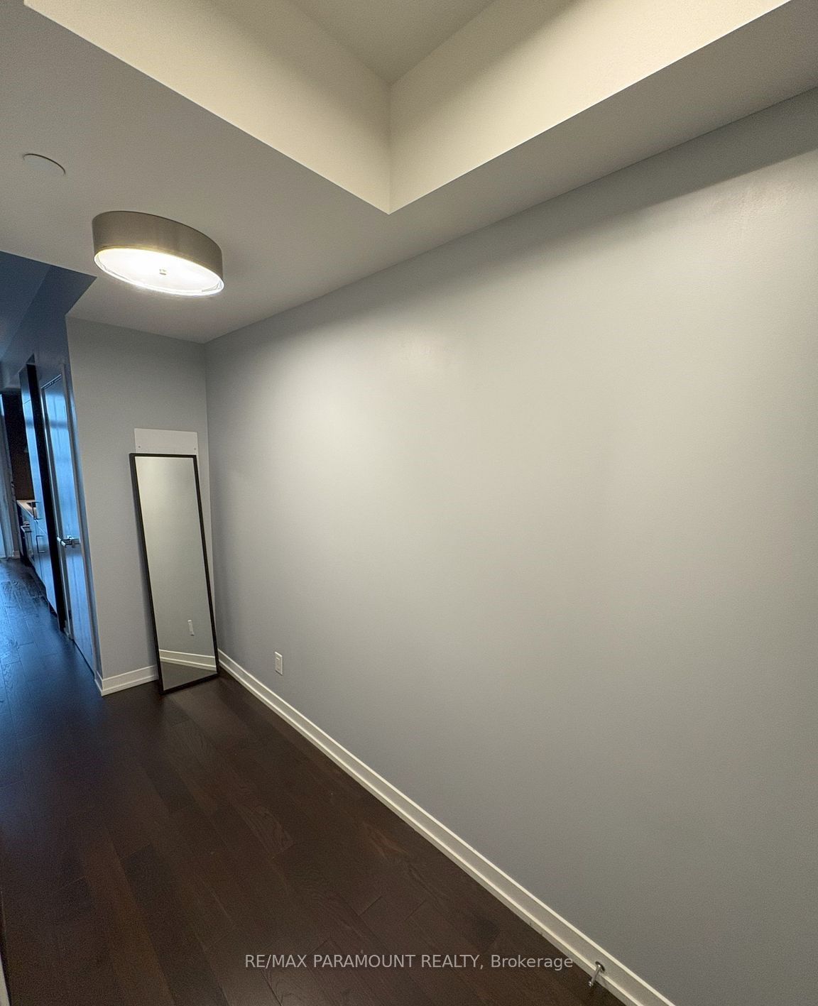 21 Widmer Street 1103 Property Photo 6