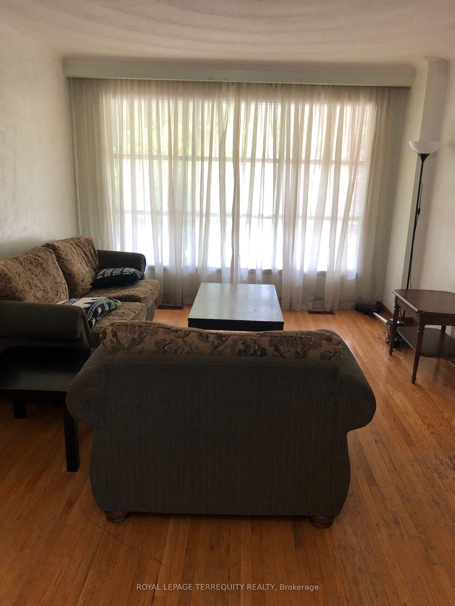 211 Pineway Boulevard Property Photo 2