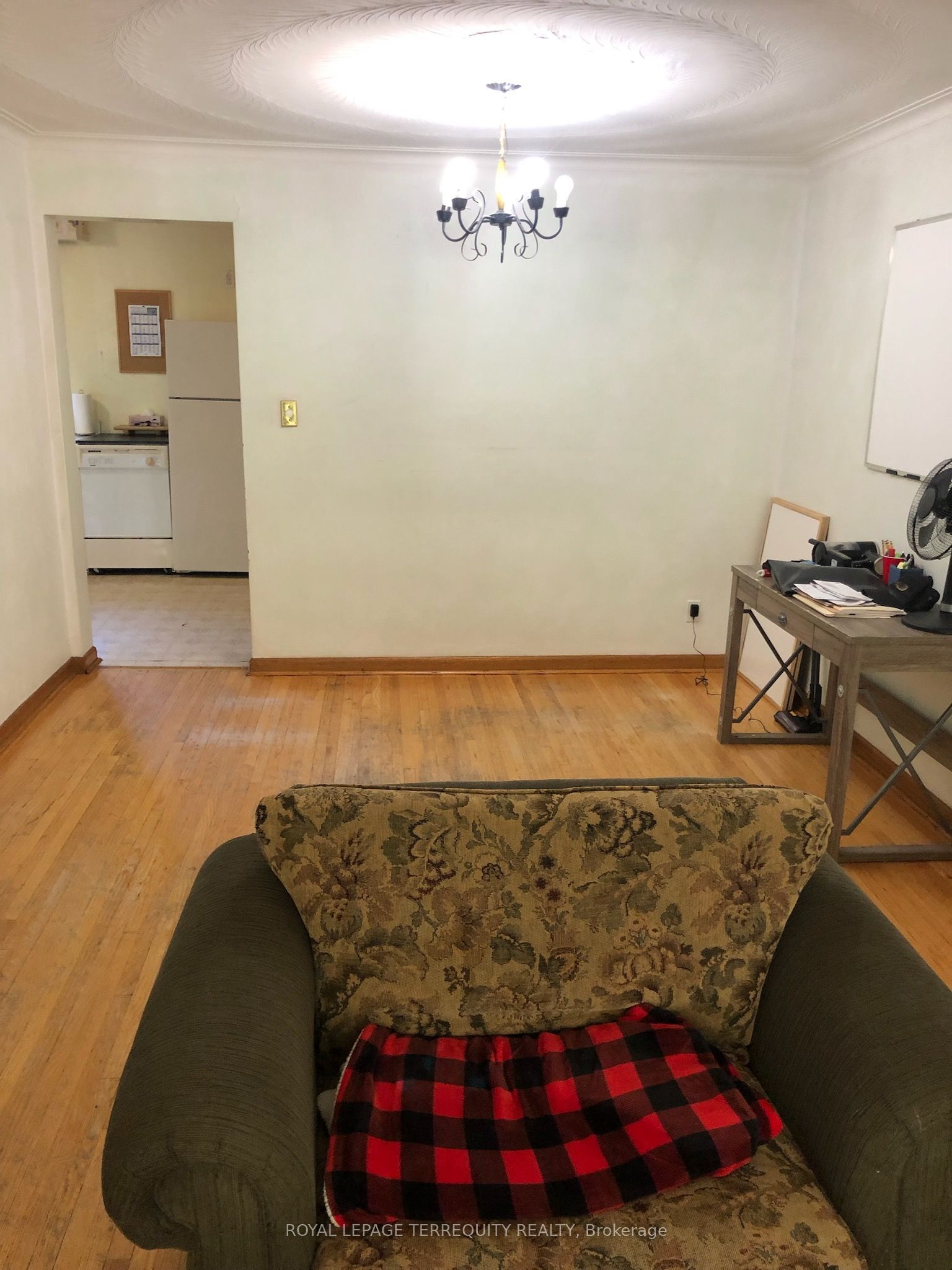 211 Pineway Boulevard Property Photo 3