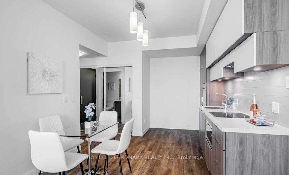 8 Eglinton Avenue E 5607 Property Photo 5