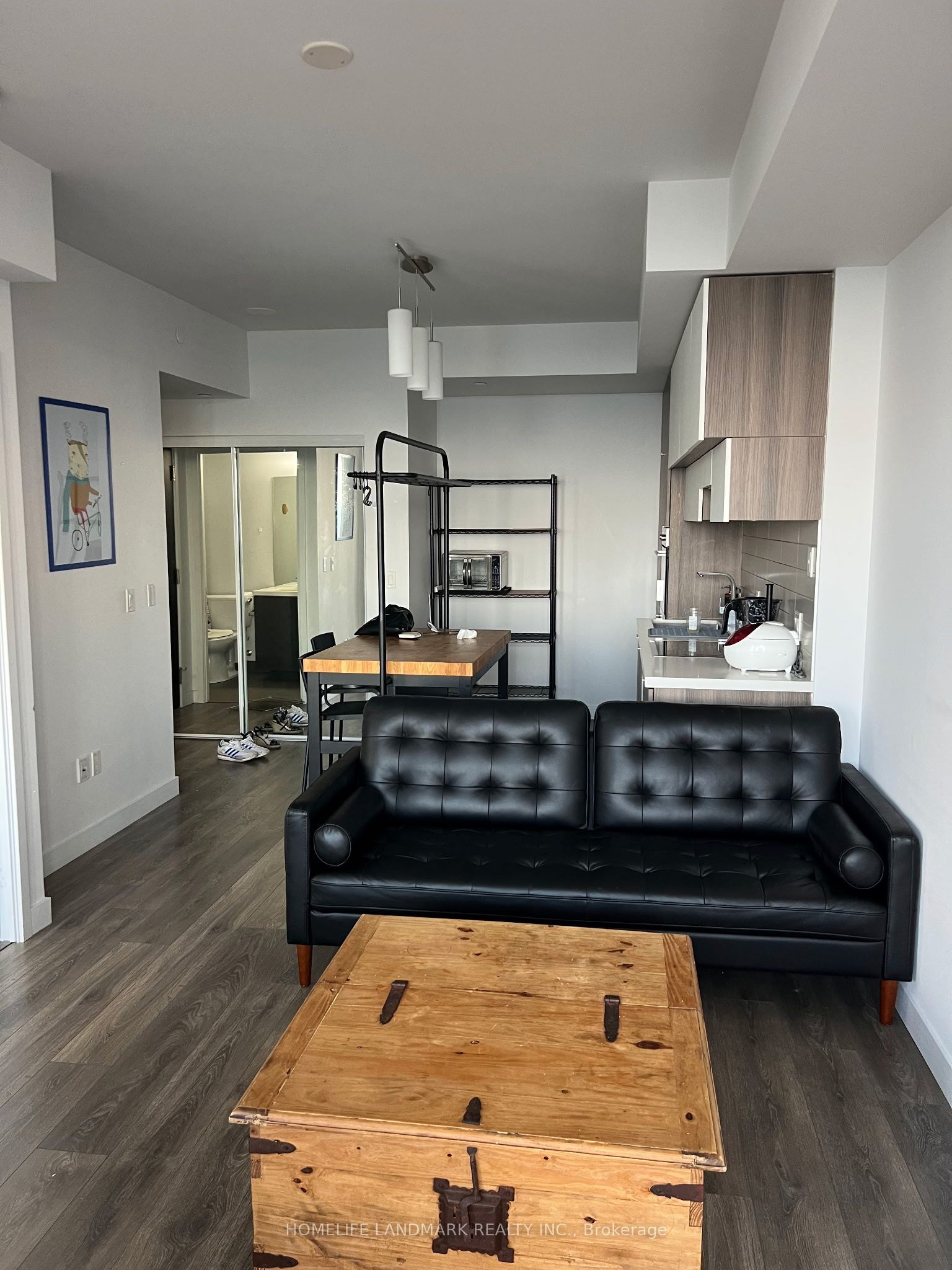8 Eglinton Avenue E 5607 Property Photo 7
