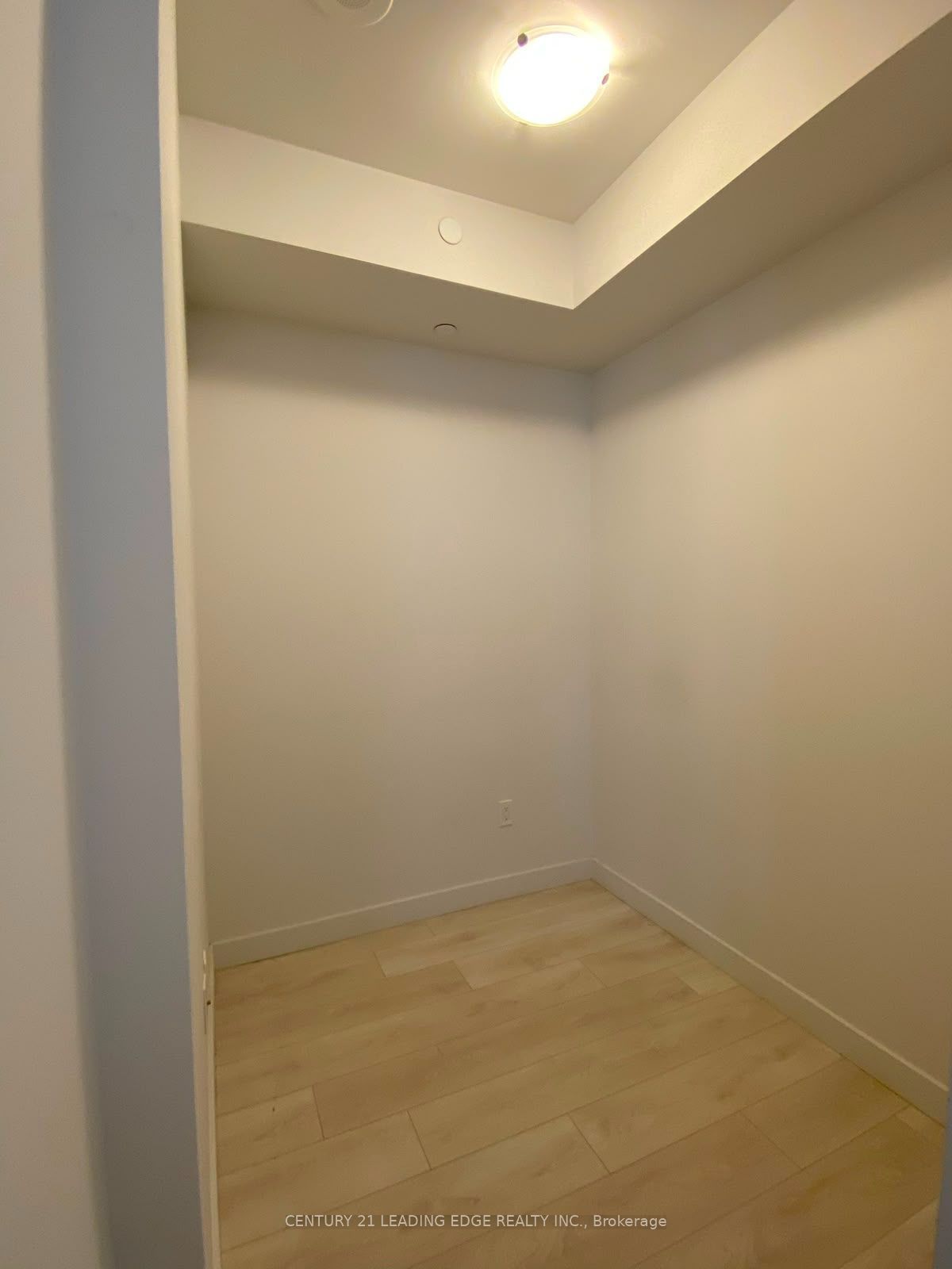8 Eglinton Avenue E 2204 Property Photo 5