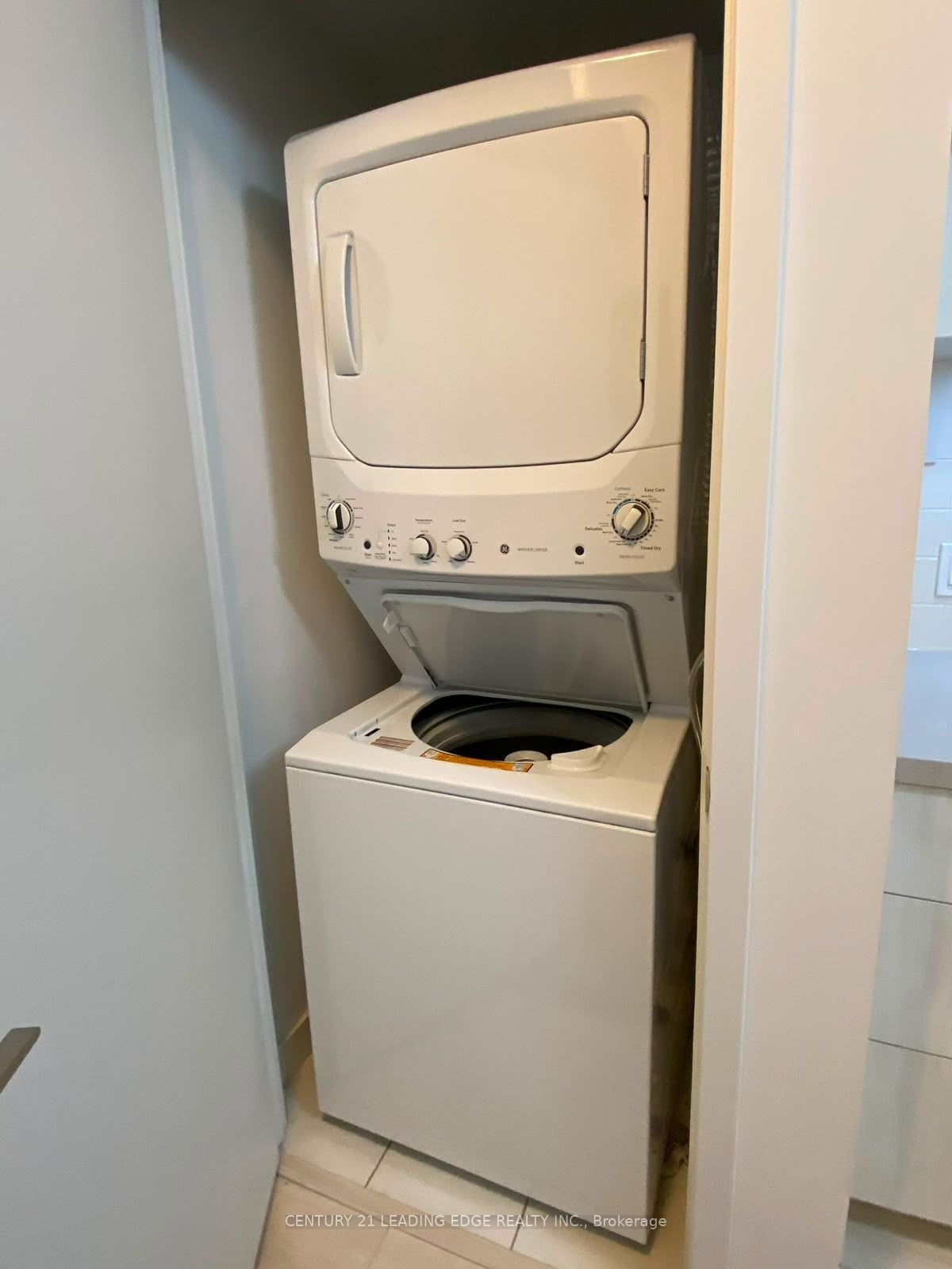 8 Eglinton Avenue E 2204 Property Photo 9